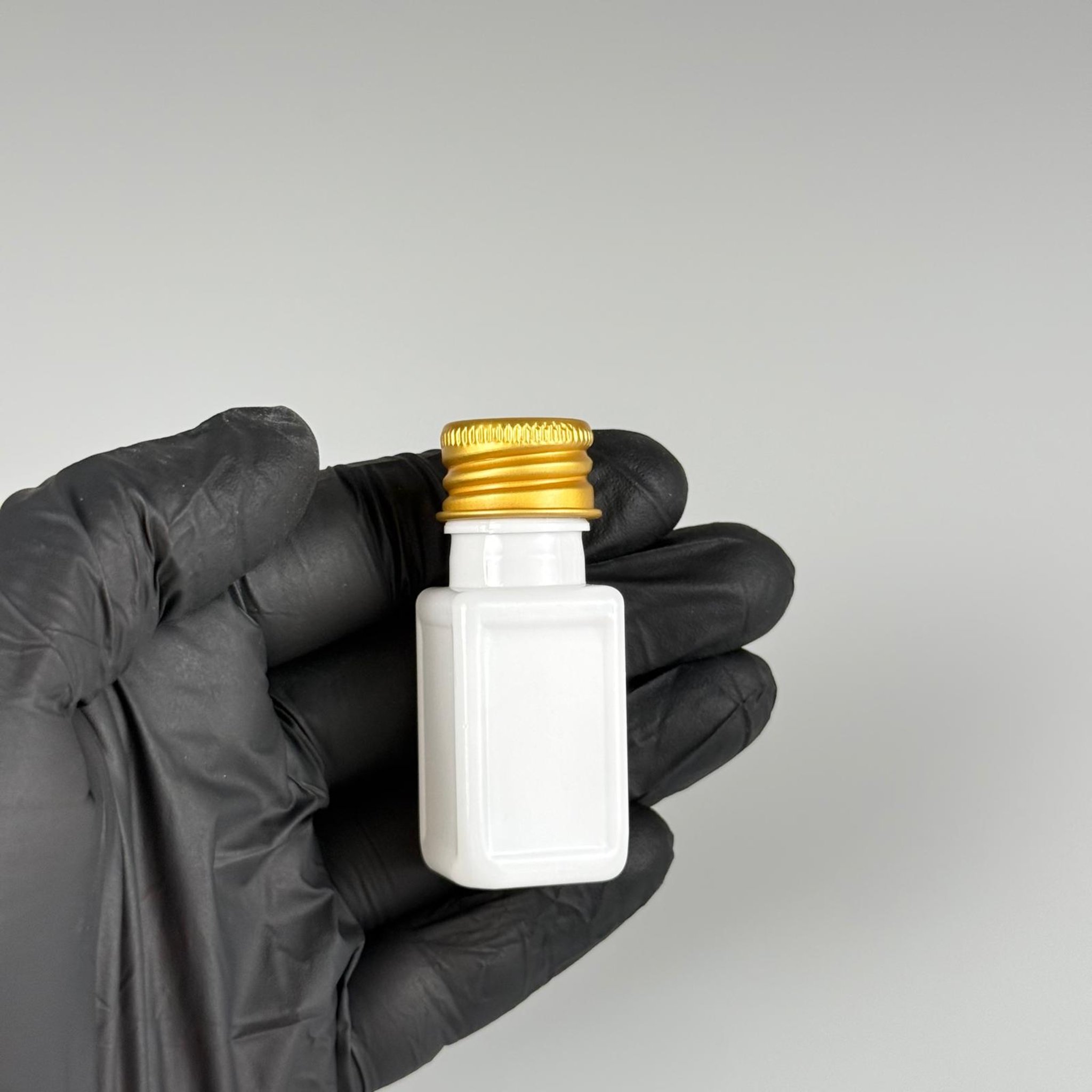 10 CC BEYAZ KARE PET SHOT ŞİŞE - KÖPÜK CONTALI GOLD ALÜMİNYUM METAL KAPAKLI + KÖR TIPALI TAKIM - 10 ML PLASTİK ŞİŞE