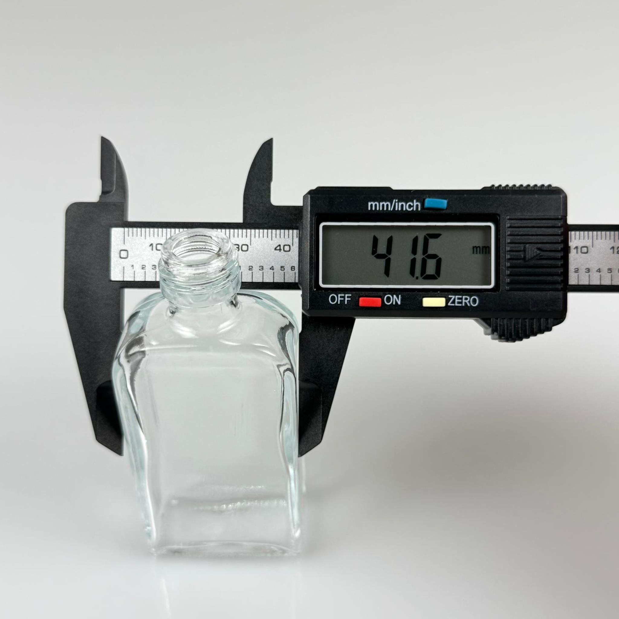 50 CC YASSI DİKDÖRTGEN CAM ŞİŞE - 18 MM AĞIZ - 50 ML PRESTİJLİ ŞİŞE