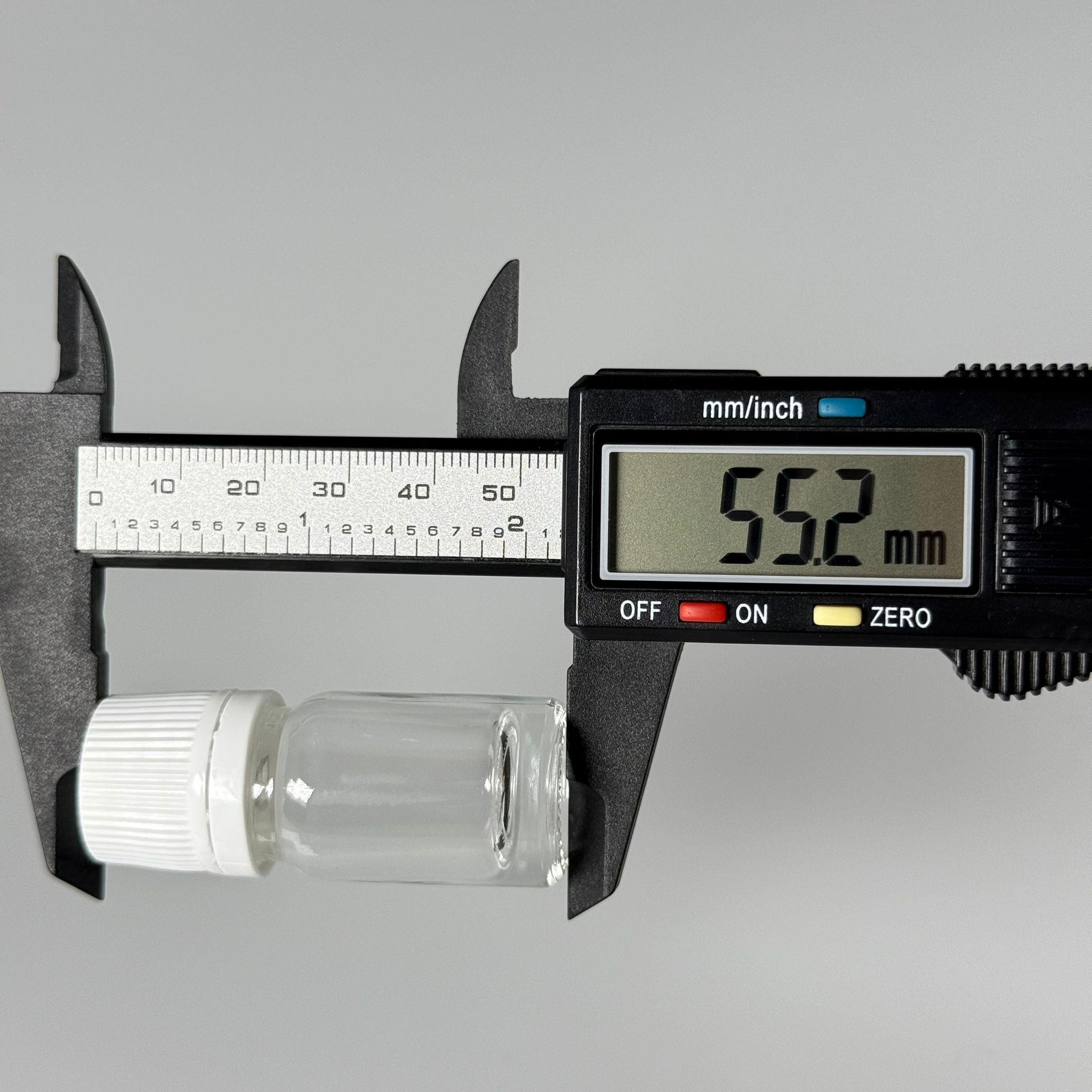 5 CC CAM ŞEFFAF  KİLİTLİ, KENDİNDEN CONTALI BEYAZ KAPAKLI - 5 ML DAR AĞIZLI İLAÇ ŞİŞESİ