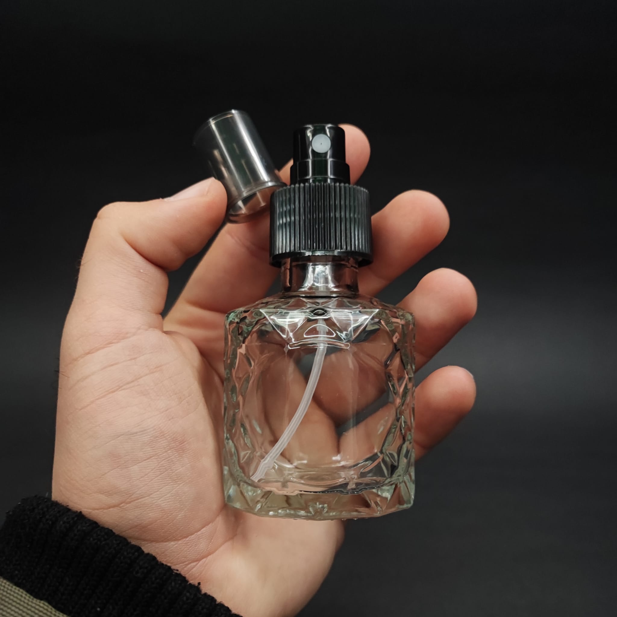 50 CC VELORA CAM ŞİŞE - SİYAH SPREYLİ - 50 ML DÜĞÜN, NİŞAN, SÖZ, KINA, CENAZE, PROMOSYON İÇİN HEDİYELİK LÜX KOLONYA ŞİŞELERİ