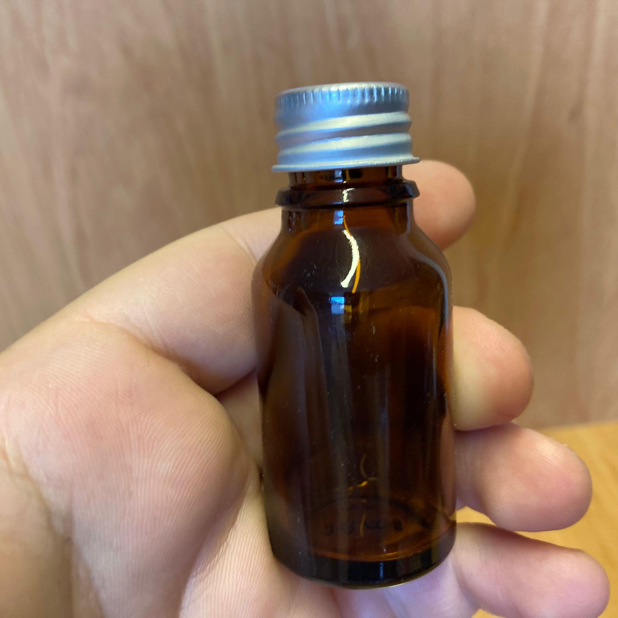 15 CC AMBER İÇTEN DAMLALIKLI - GÜMÜŞ METAL KAPAKLI CAM ŞİŞE - 15 ML KOLONYA TIPALI CAM ŞİŞE