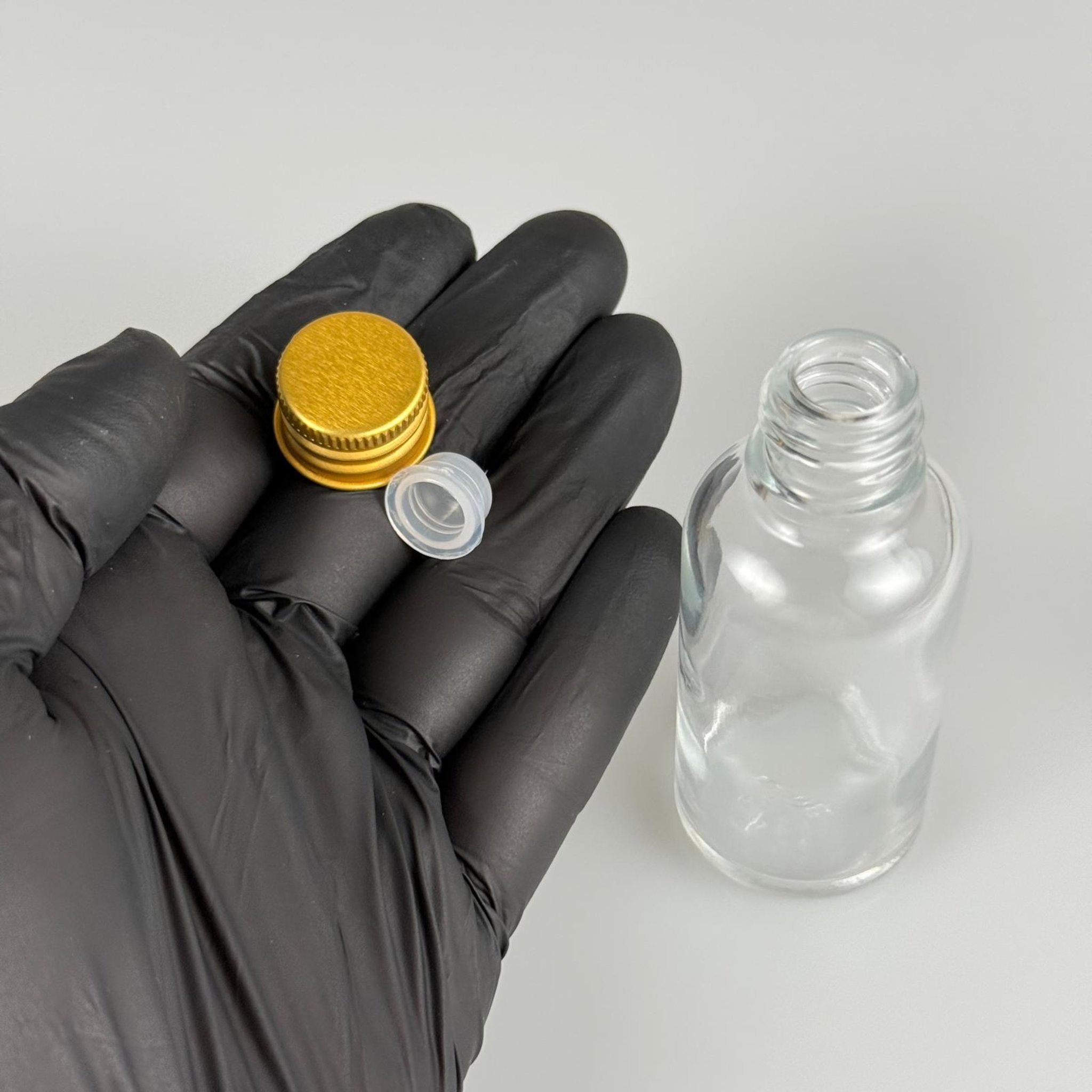 30 CC ŞEFFAF CAM ŞİŞE + KÖPÜK CONTALI GOLD ALÜMİNYUM METAL KAPAKLI + KÖR TIPALI TAKIM - 30 ML ŞEFFAF CAM ŞİŞE