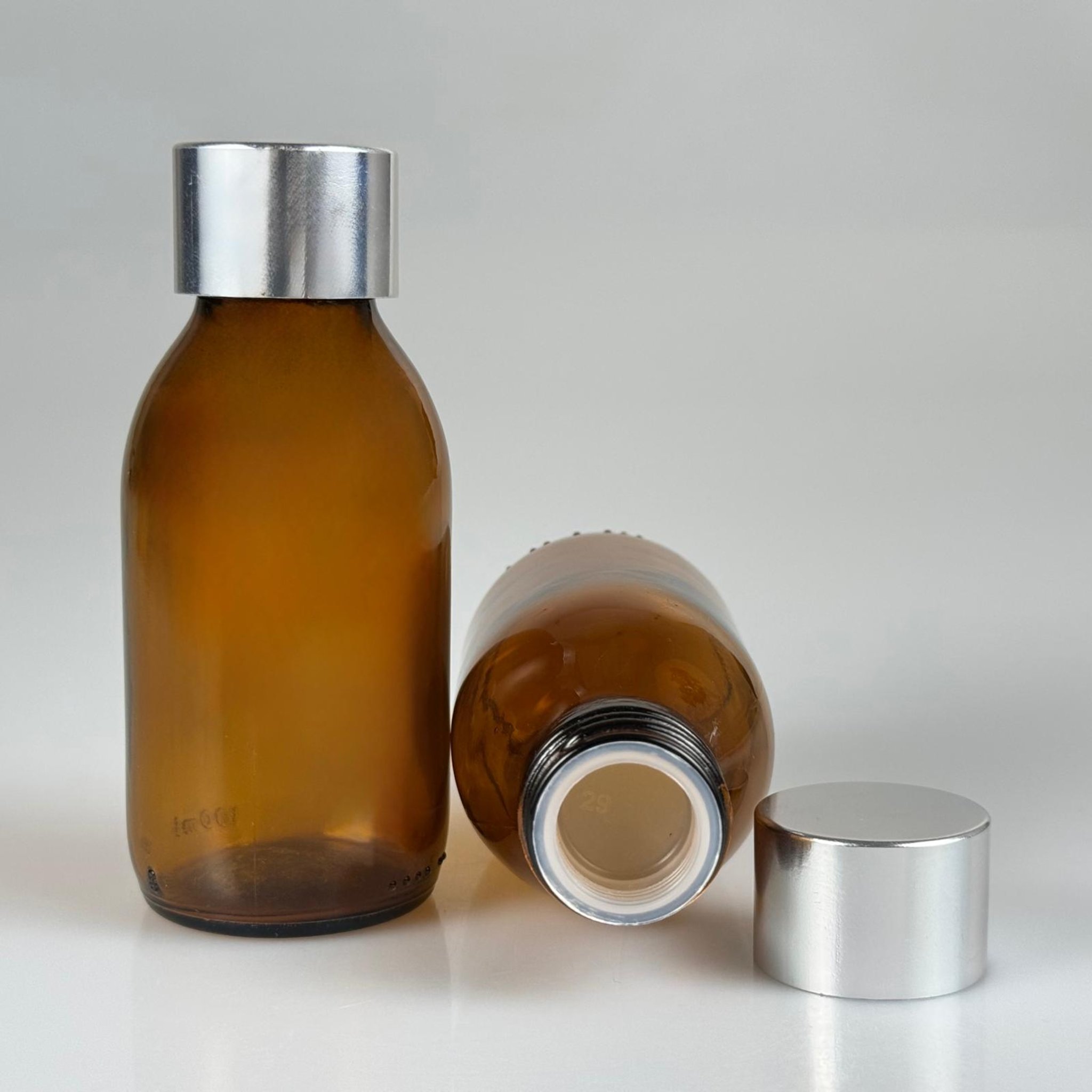100 CC AMBER CAM ŞİŞE  + ALÜMİNYUM KAPLAMALI GÜMÜŞ KAPAKLI + KÖR TIPALI TAKIM - 100 ML KAHVERENGİ CAM ŞİŞE