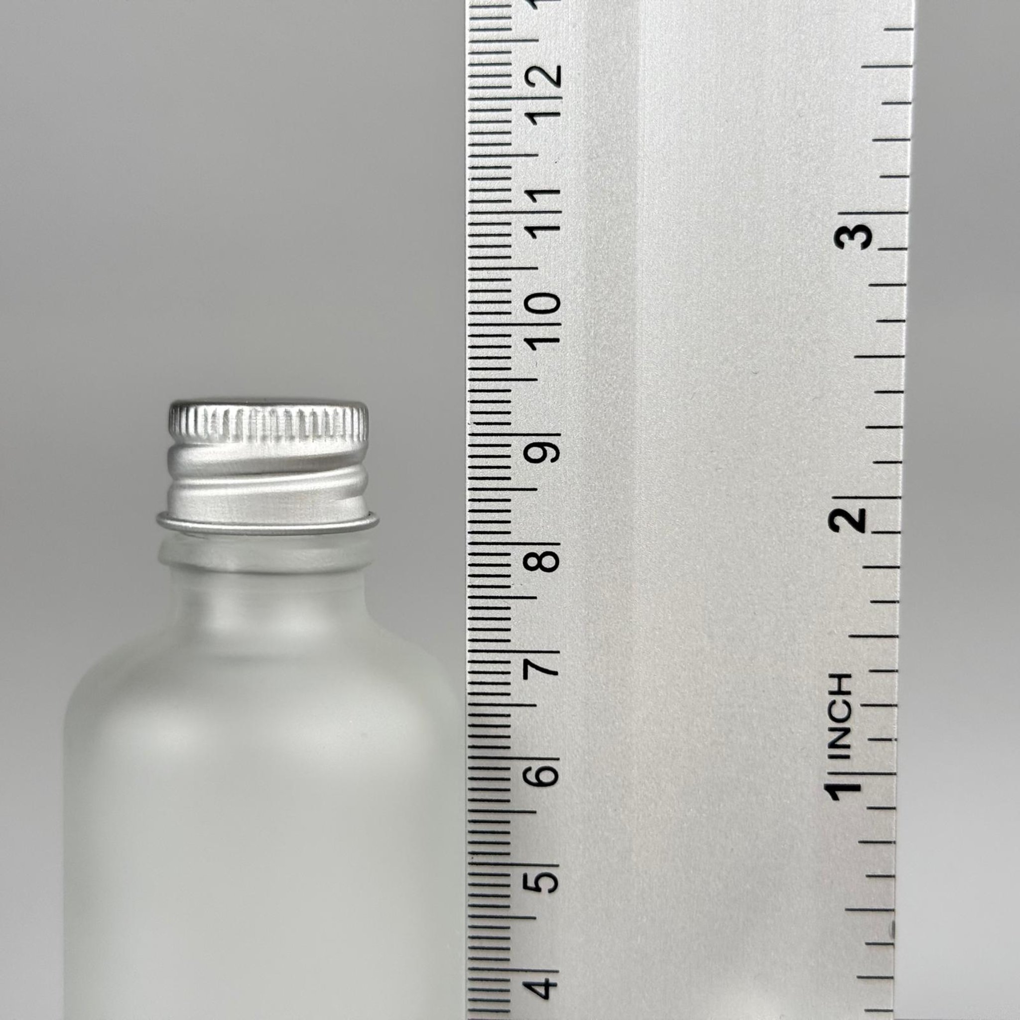 50 CC BUZLU CAM ŞİŞE + KÖPÜK CONTALI GÜMÜŞ ALÜMİNYUM METAL KAPAKLI + KÖR TIPALI TAKIM - 50 ML BUZLU CAM ŞİŞE