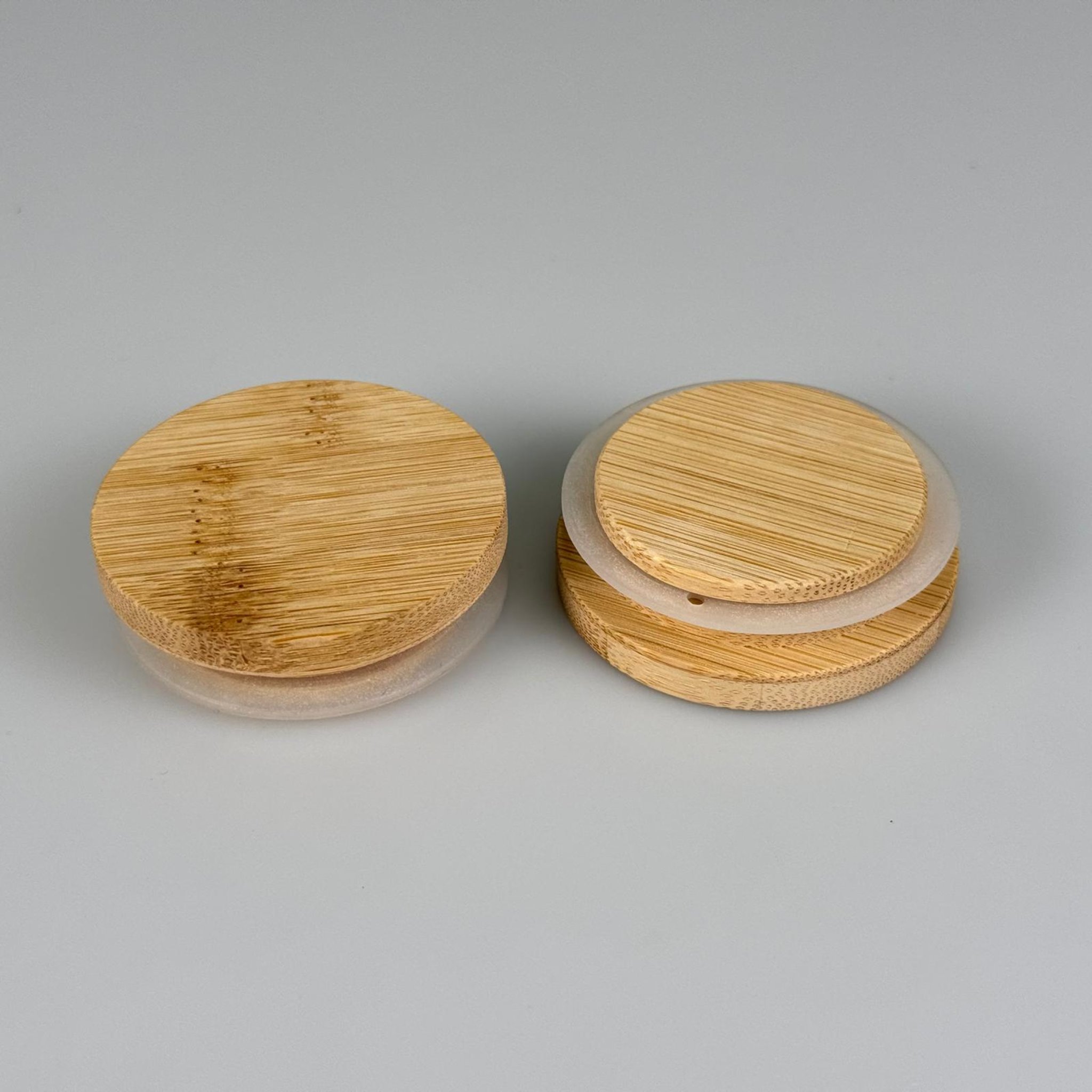 50 MM AHŞAP BAMBU GEÇME KAPAK - SİLİKON CONTALI - MUM BARDAK, BAHARAT KAVANOZU VB İÇİN KULLANILABİLİR