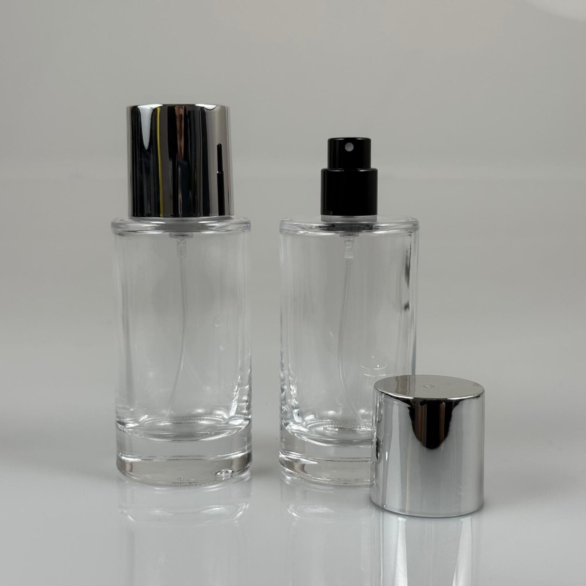 50 ML SİLİNDİR MODEL MARS PARFÜM ŞİŞESİ - SİYAH METAL SPREYLİ + GÜMÜŞ GENİŞ KAPAKLI (AĞIZ 15 MM GEÇME KOLAY KAPAMA)