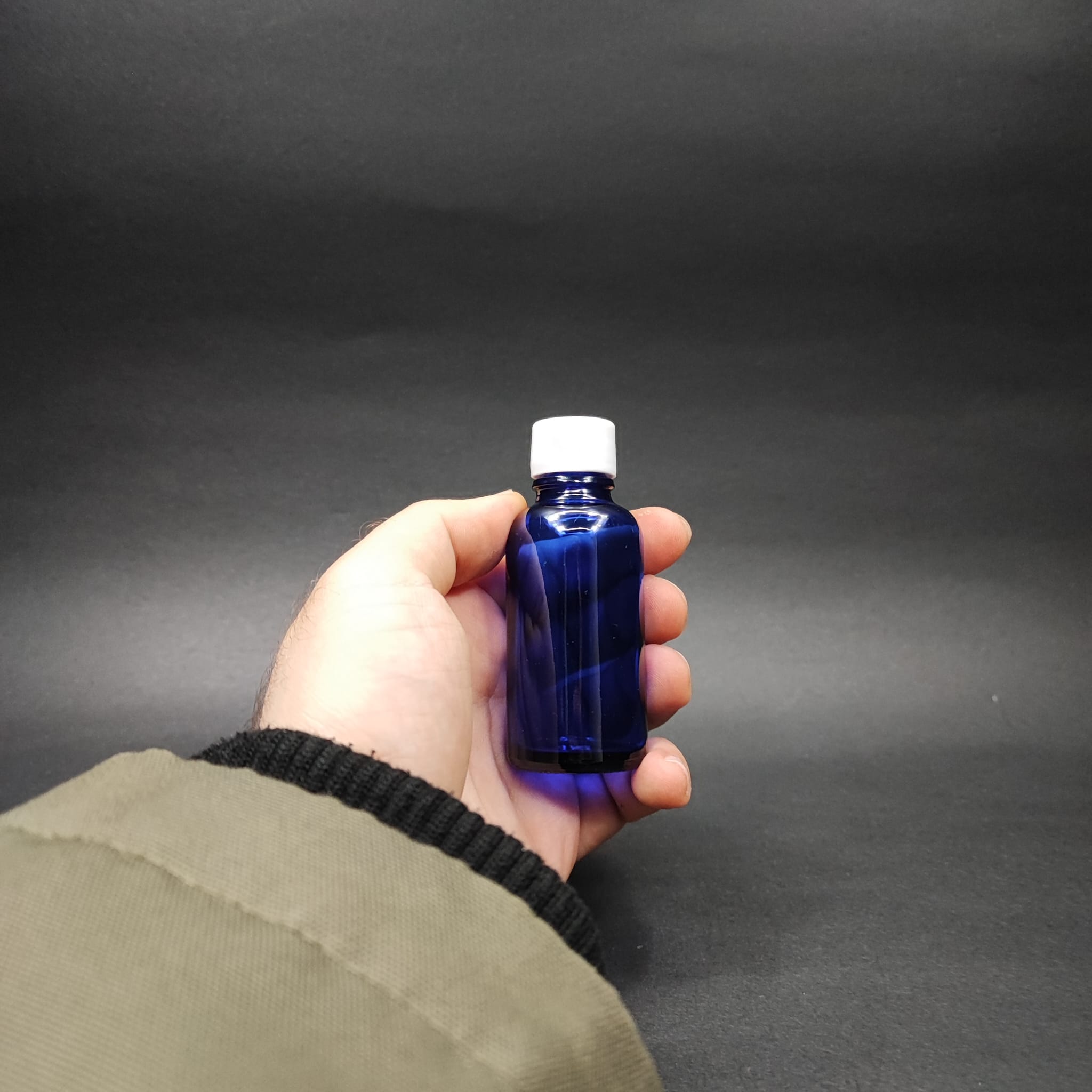 30 CC MAVİ CAM ŞİŞE + KENDİNDEN CONTALI SIZDIRMAZ BEYAZ KAPAK - 30 ML KAPAKLI CAM ŞİŞE
