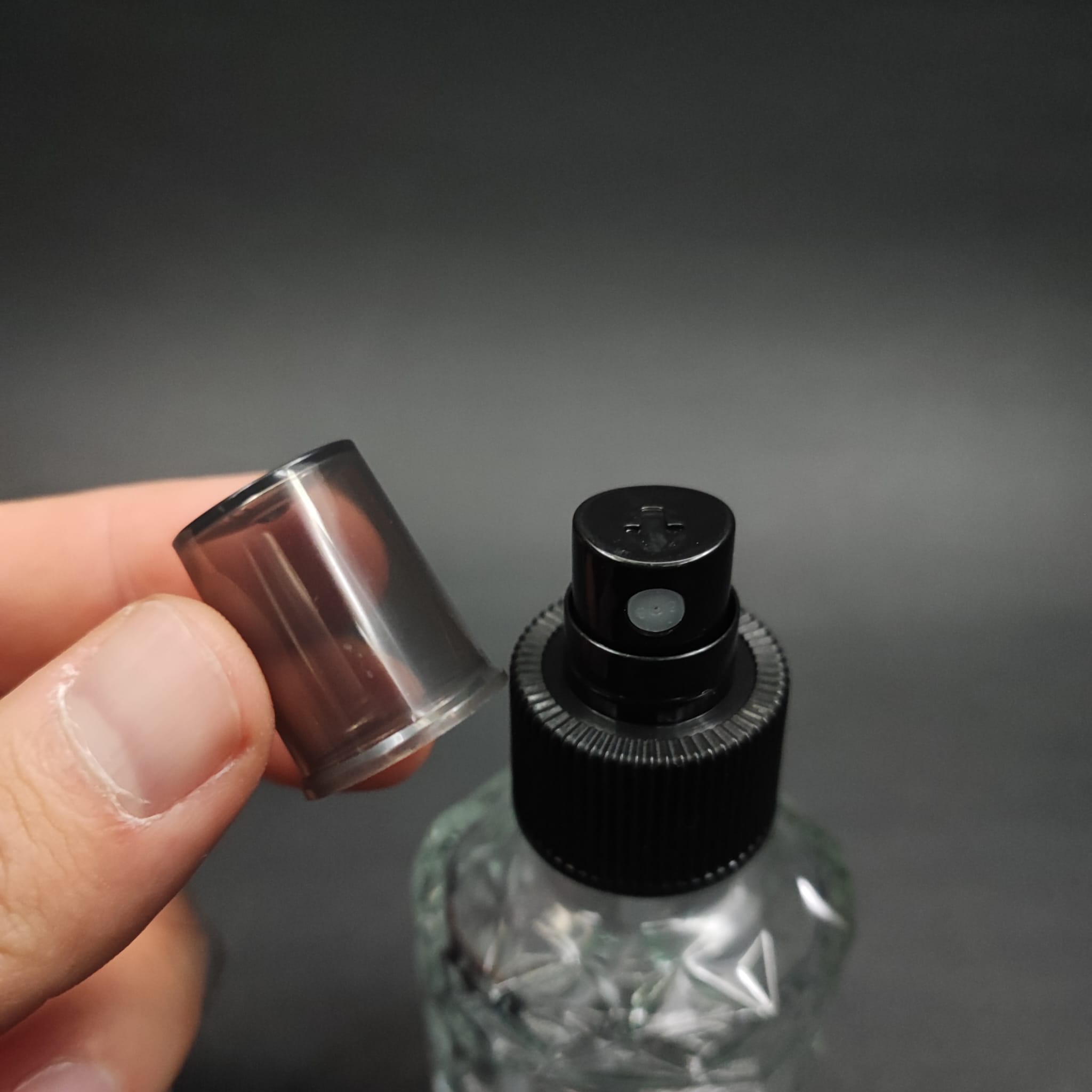 50 CC VELORA CAM ŞİŞE - SİYAH SPREYLİ - 50 ML DÜĞÜN, NİŞAN, SÖZ, KINA, CENAZE, PROMOSYON İÇİN HEDİYELİK LÜX KOLONYA ŞİŞELERİ