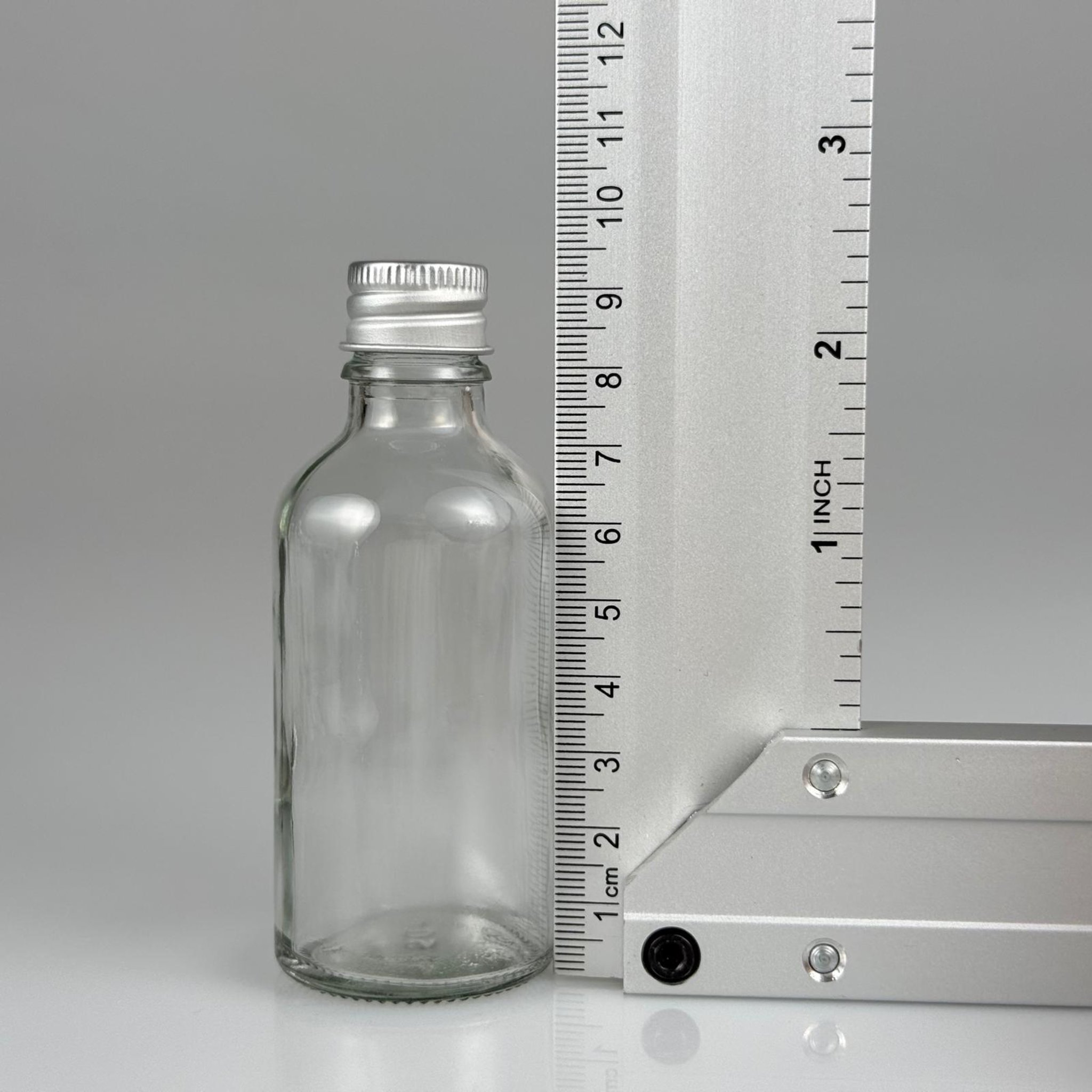 50 CC ŞEFFAF CAM ŞİŞE + KÖPÜK CONTALI GÜMÜŞ ALÜMİNYUM METAL KAPAKLI + KOLONYA TIPALI TAKIM - 50 ML ŞEFFAF CAM ŞİŞE