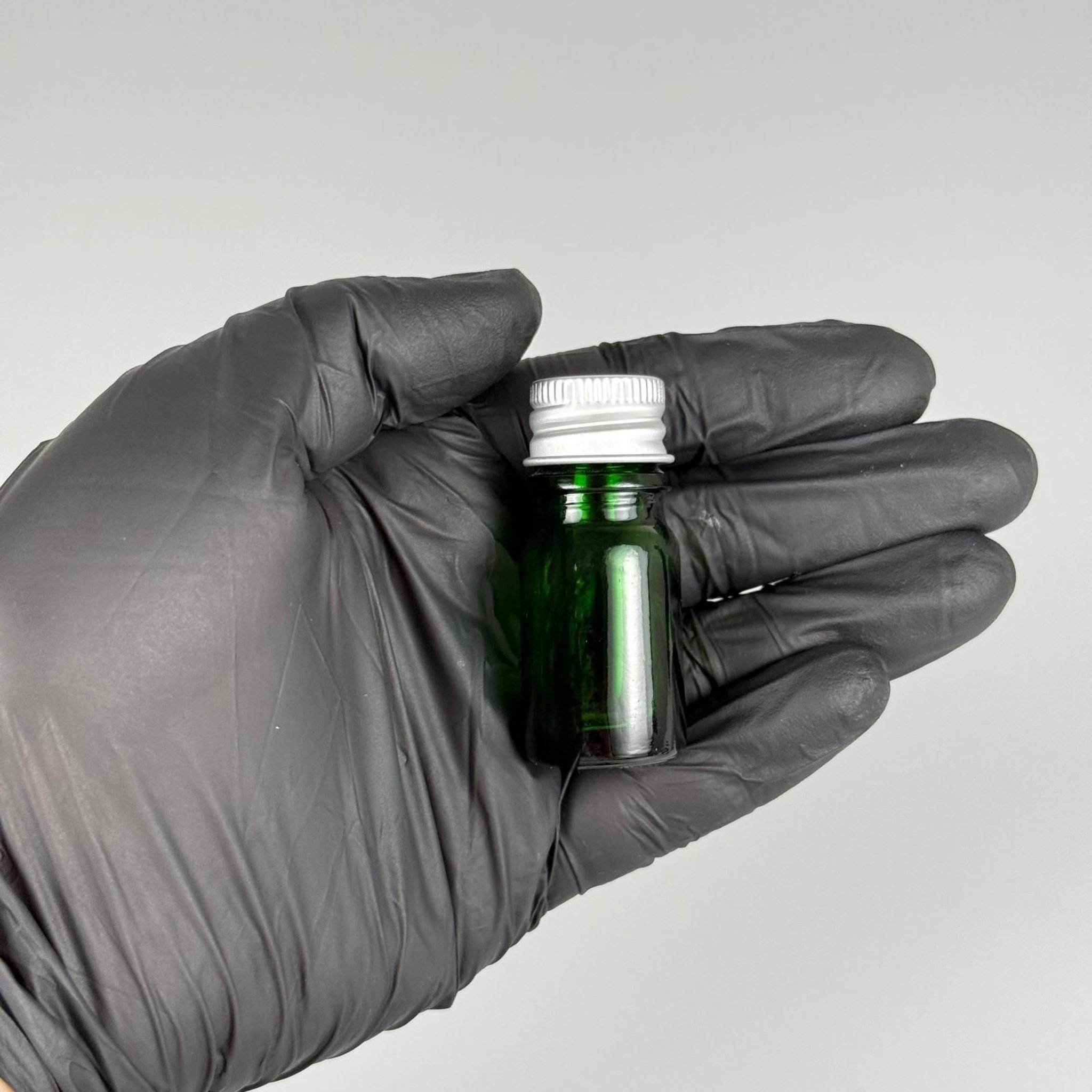 5 CC YEŞİL CAM ŞİŞE + KÖPÜK CONTALI GÜMÜŞ ALÜMİNYUM METAL KAPAKLI + DAMLALIKLI KOLONYA TIPALI TAKIM - 5 ML YEŞİL CAM ŞİŞE