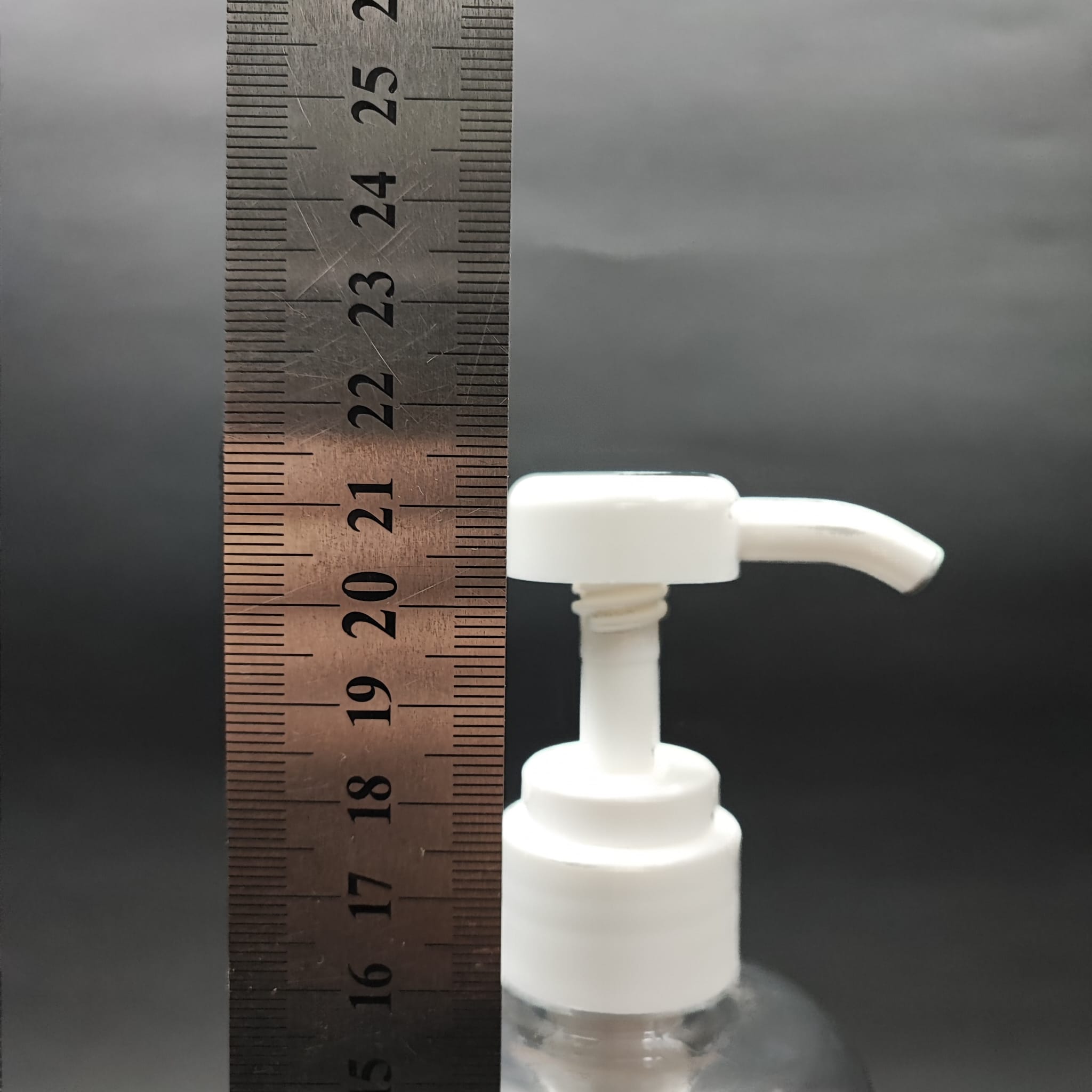 500 CC ŞEFFAF PET ŞİŞE - BEYAZ DOZAJ POMPALI (HER BASMADA 4 CC SIVI ATAR) - 500 ML POMPALI ŞİŞE - ŞURUP, ŞAMPUAN, KREM GİBİ YOĞUN KIVAMLI SIVILARDA KULLANILIR