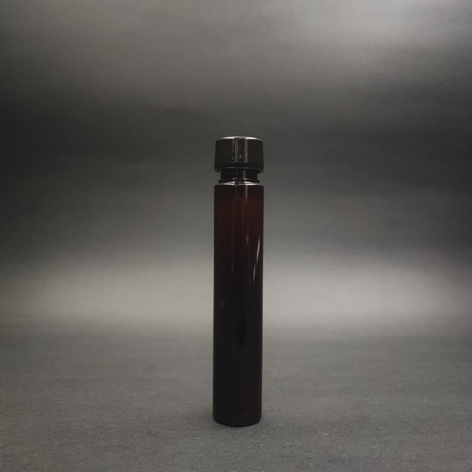 30 CC AMBER PLASTİK UZUN ŞİŞE + KENDİNDEN CONTALI SIZDIRMAZ SİYAH KAPAK - 30 ML KAPAKLI PET ŞİŞE