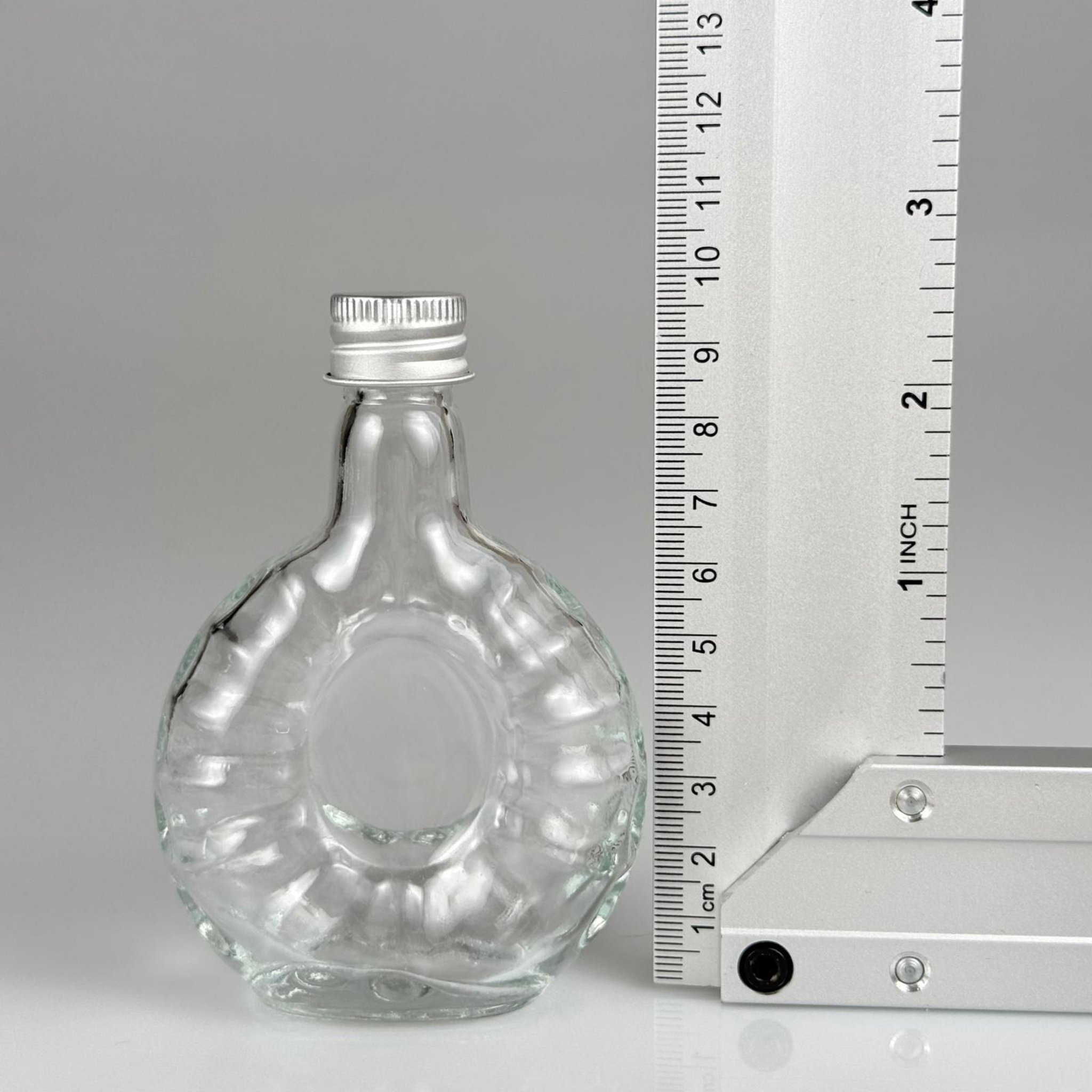 50 CC BOĞAZLI YASSI CAM ŞİŞE + GÜMÜŞ  ALÜMİNYUM METAL KAPAKLI TAKIM - 50 ML PRESTİJLİ ŞİŞE