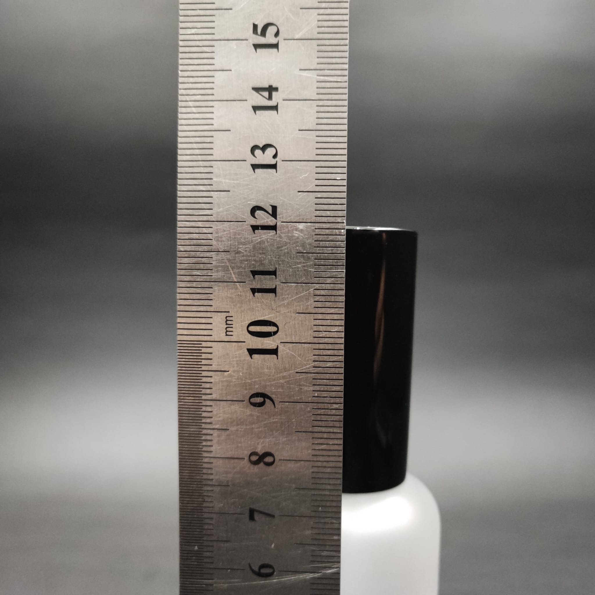 50 ML LÜKS VİDALI VALF ÇEVİRME PARFÜM ŞİŞELERİ - 50 CC BUZLU CAM ŞİŞE - SİYAH METAL SPREYLİ KAPAKLI SET