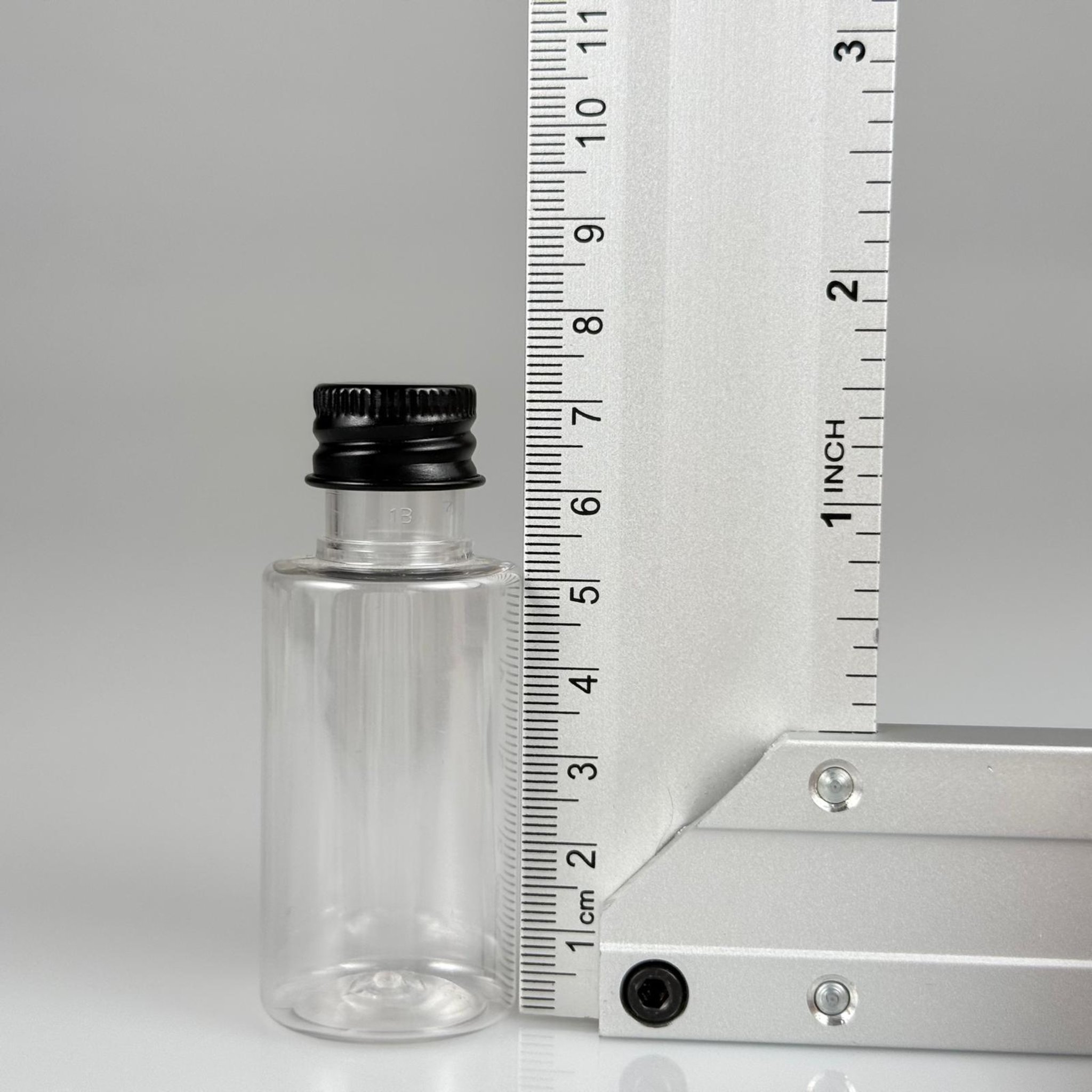 30 CC SİLİNDİR KISA MODEL PET ŞİŞE - KÖPÜK CONTALI SİYAH ALÜMİNYUM METAL KAPAKLI + DAMLALIKLI KOLONYA TIPALII TAKIM - 30 ML ŞEFFAF PET ŞİŞE