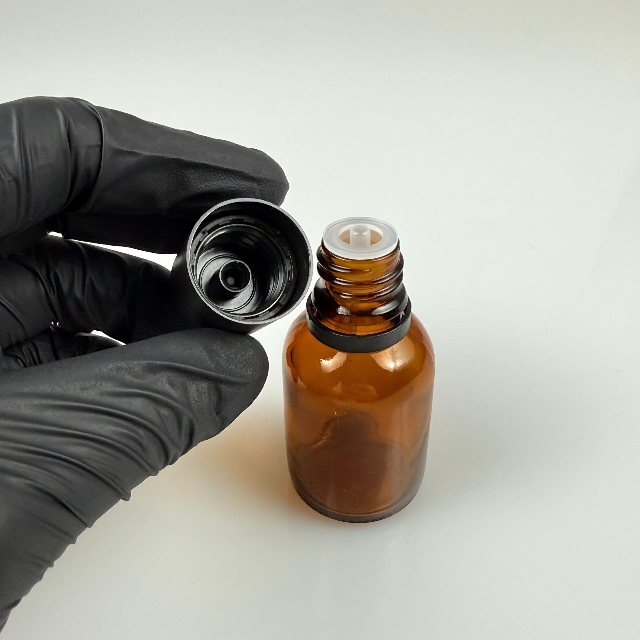 25 CC AMBER CAM ŞİŞE + İÇTEN DAMLALIKLI ÇOCUK KİLİTLİ SİYAH KAPAK - KAHVERENGİ 25 ML KİLİT KAPAKLI DAMLATMALI ŞİŞE
