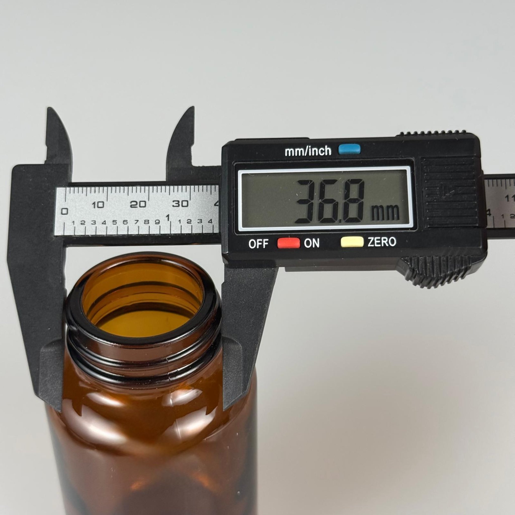 120 CC AMBER CAM TABLET ŞİŞESİ - 38 AĞIZ KAPAKSIZ - 120 ML (SİLME 133 ML) KAPSÜL KUTUSU - İLAÇ ŞİŞESİ - MEDİKAL HAP ŞİŞESİ - FARMASÖTİK KAVANOZ - ŞİŞECAM ÜRÜN KODU: 763713