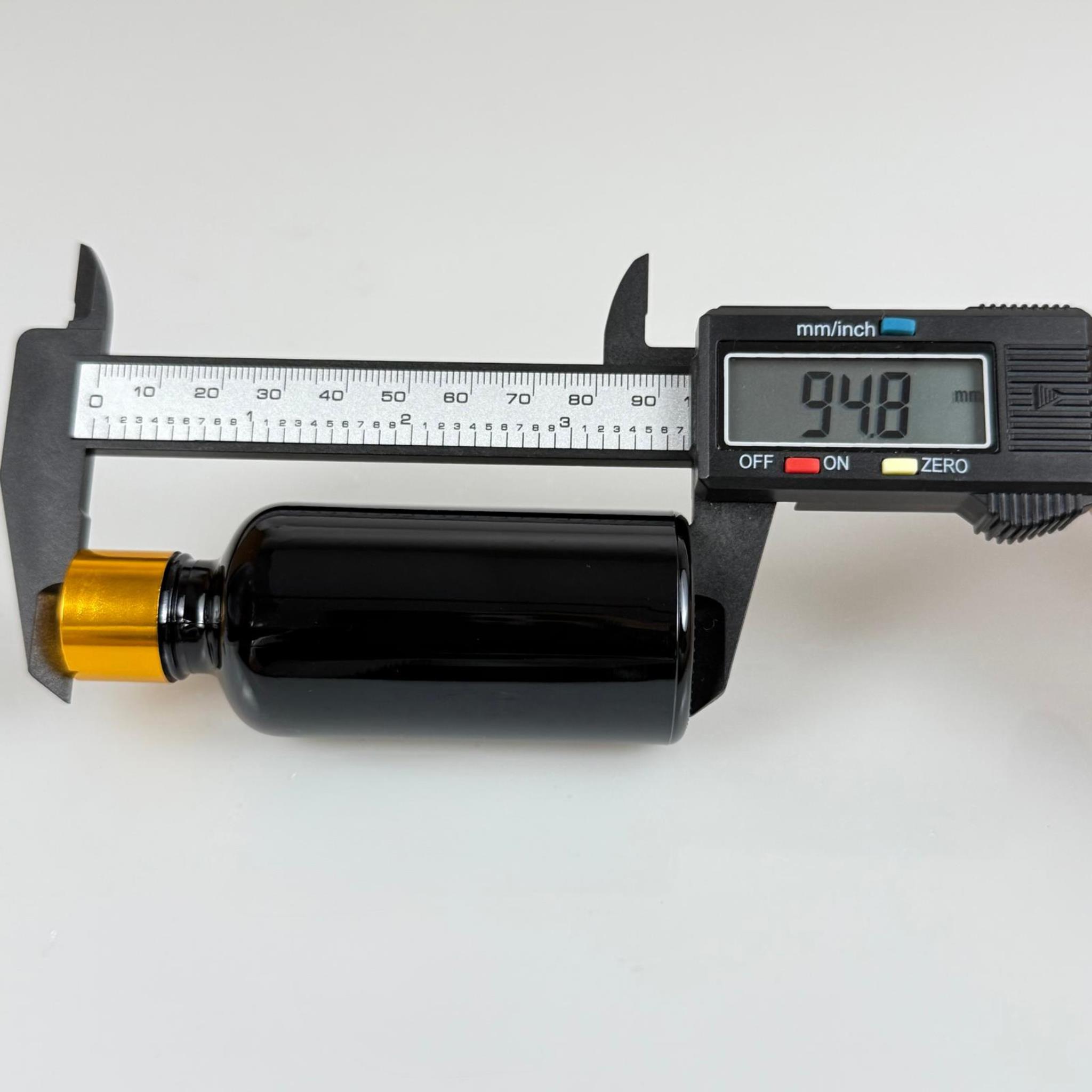50 CC SİYAH CAM BAMBU ODA KOKUSU ŞİŞESİ - 50 ML ÇUBUKLU BAMBU ODA KOKUSU ŞİŞESİ - DİFÜZÖR ŞİŞE- CAM ŞİŞE + GOLD METAL KAPAK + PLASTİK TIPA + 3 ADET FİBER SİYAH BAMBU ÇUBUK