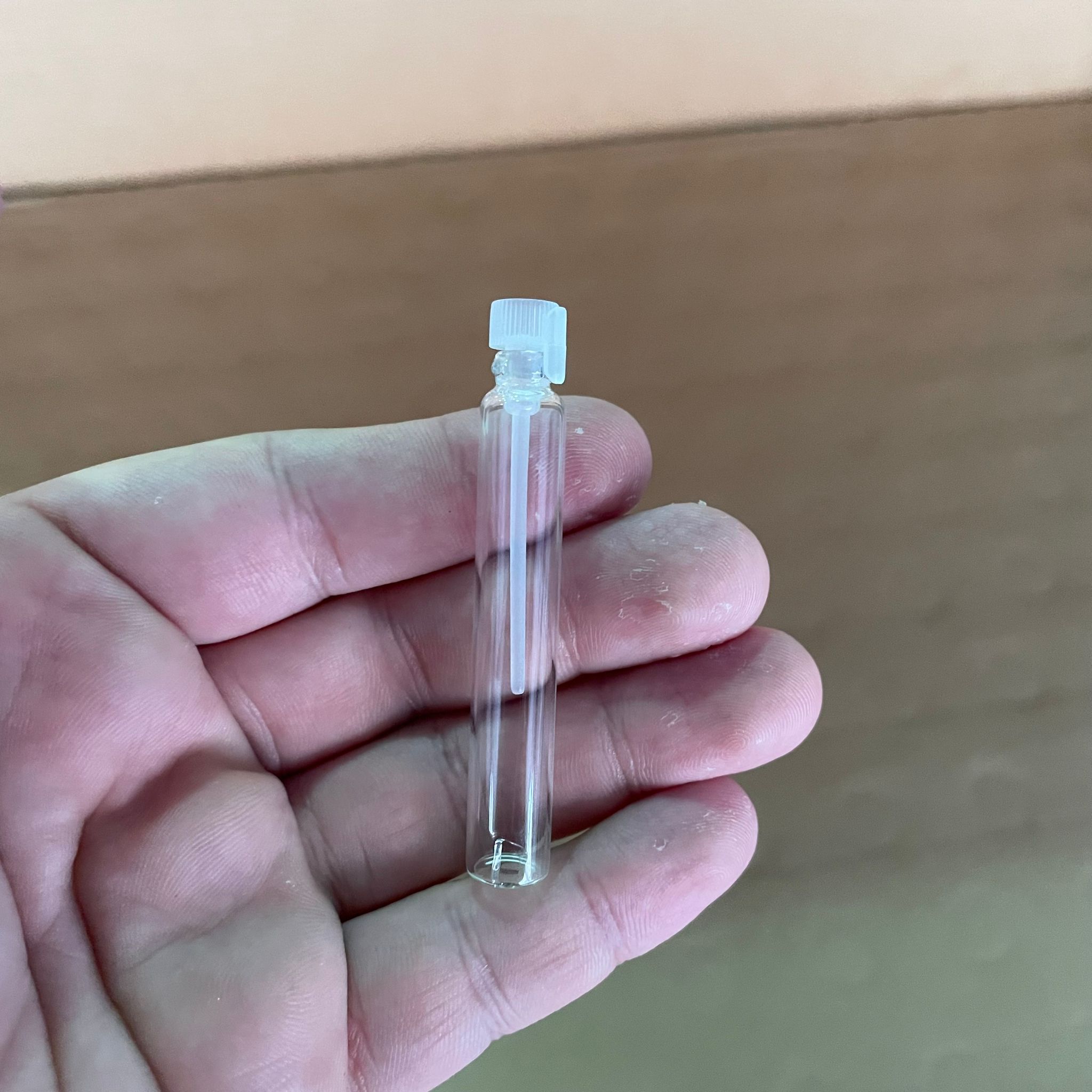 3 CC ÇUBUKLU ŞİŞE PLASTİK TIPALI - GÜLYAĞI ŞİŞESİ - KOKU VE ESANS ŞİŞESİ - TESTER ŞİŞE - 3 ML CAM ŞİŞE