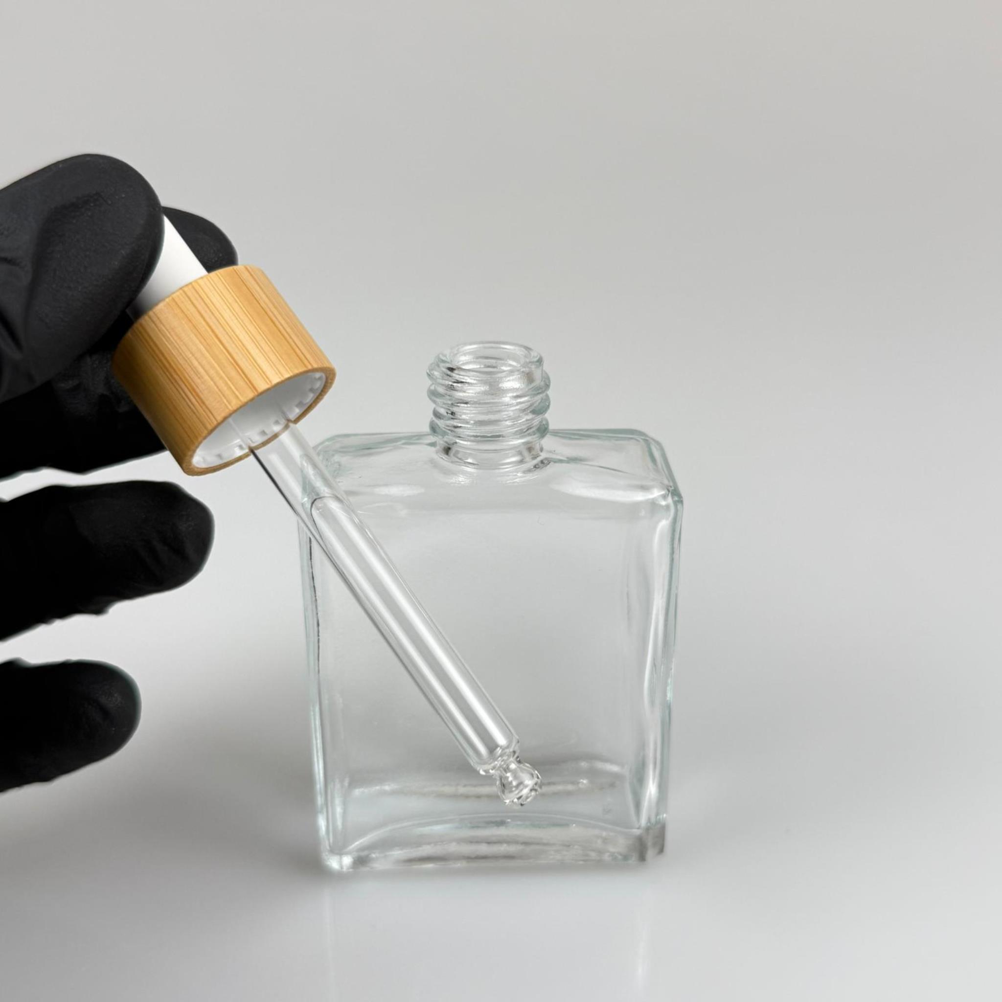 40 CC YASSI DİKDÖRTGEN KÖŞELİ KISA PRESTİJLİ CAM DAMLALIKLI ŞİŞE - BEYAZ EMZİK - AHŞAP BAMBU KAPAK - 40 ML CAM DAMLALIKLI ŞİŞE - DAMLALIKLI BOŞ ŞİŞE