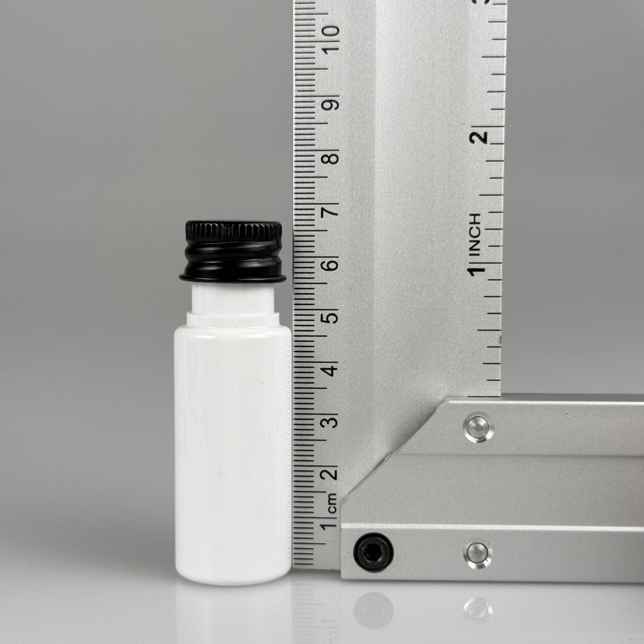 15 CC BEYAZ SİLİNDİR PET ŞİŞE + KÖPÜK CONTALI SİYAH ALÜMİNYUM METAL KAPAKLI + KÖR TIPALI TAKIML - 15 ML BEYAZ PET ŞİŞE