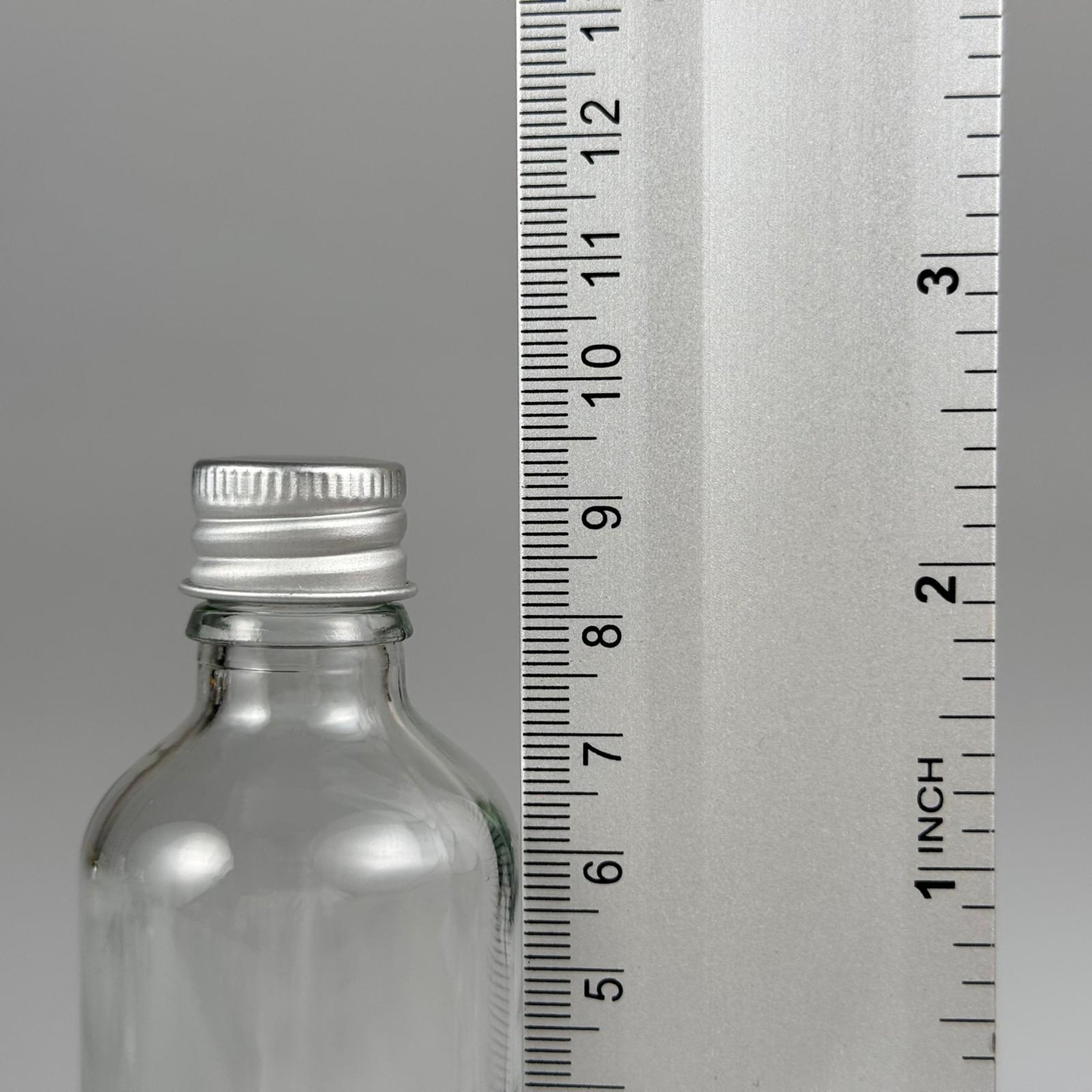 50 CC ŞEFFAF CAM ŞİŞE + KÖPÜK CONTALI GÜMÜŞ ALÜMİNYUM METAL KAPAKLI + KÖR TIPALI TAKIM - 50 ML ŞEFFAF CAM ŞİŞE