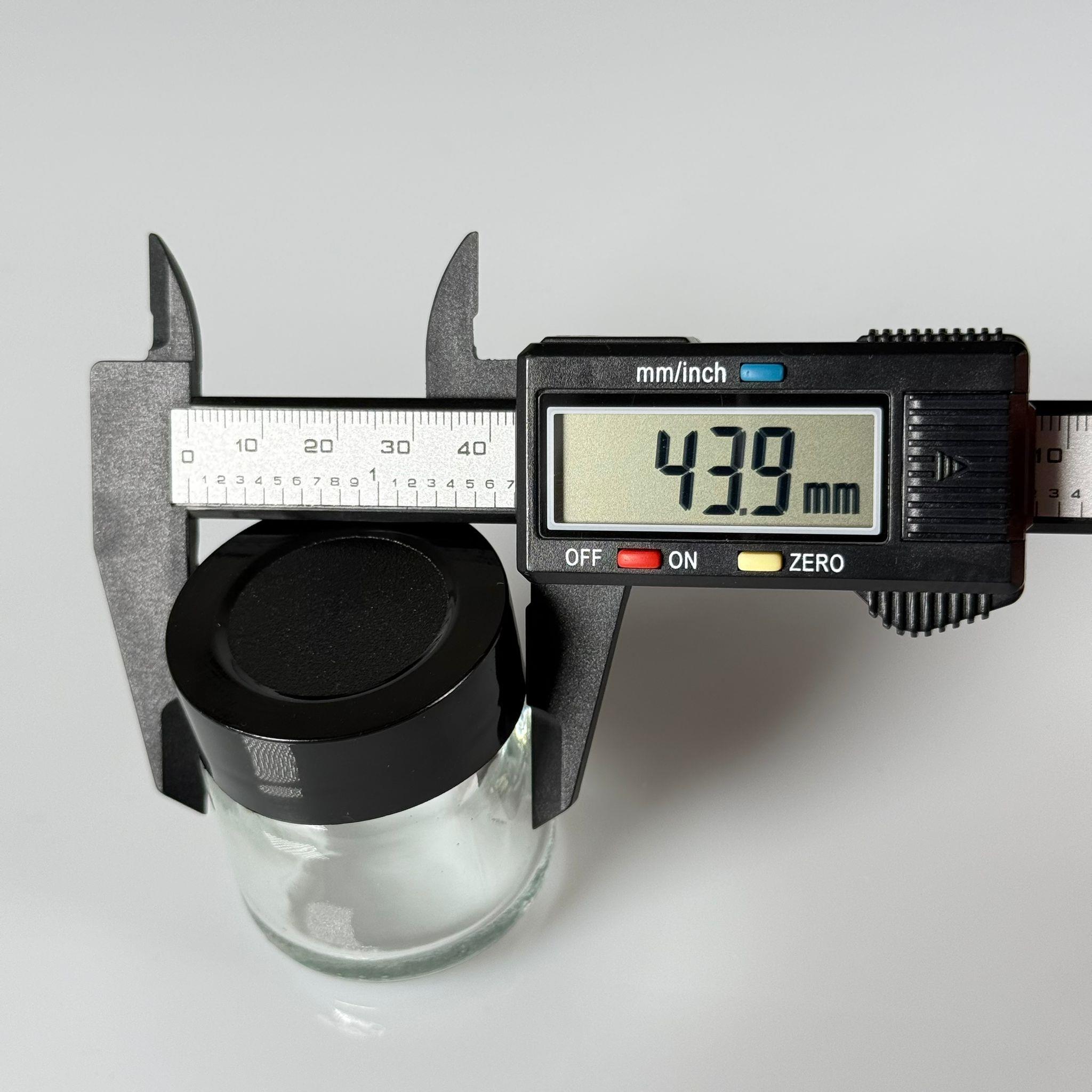 40 CC CAM KAVANOZ - SİYAH PLASTİK DERİN ÜSTÜ KUMLAMA KAPAKLI + KENDİNDEN YAPIŞKANLI KÖPÜK CONTALI - 40 ML MİNİ KREM  CAM KAVANOZLARI