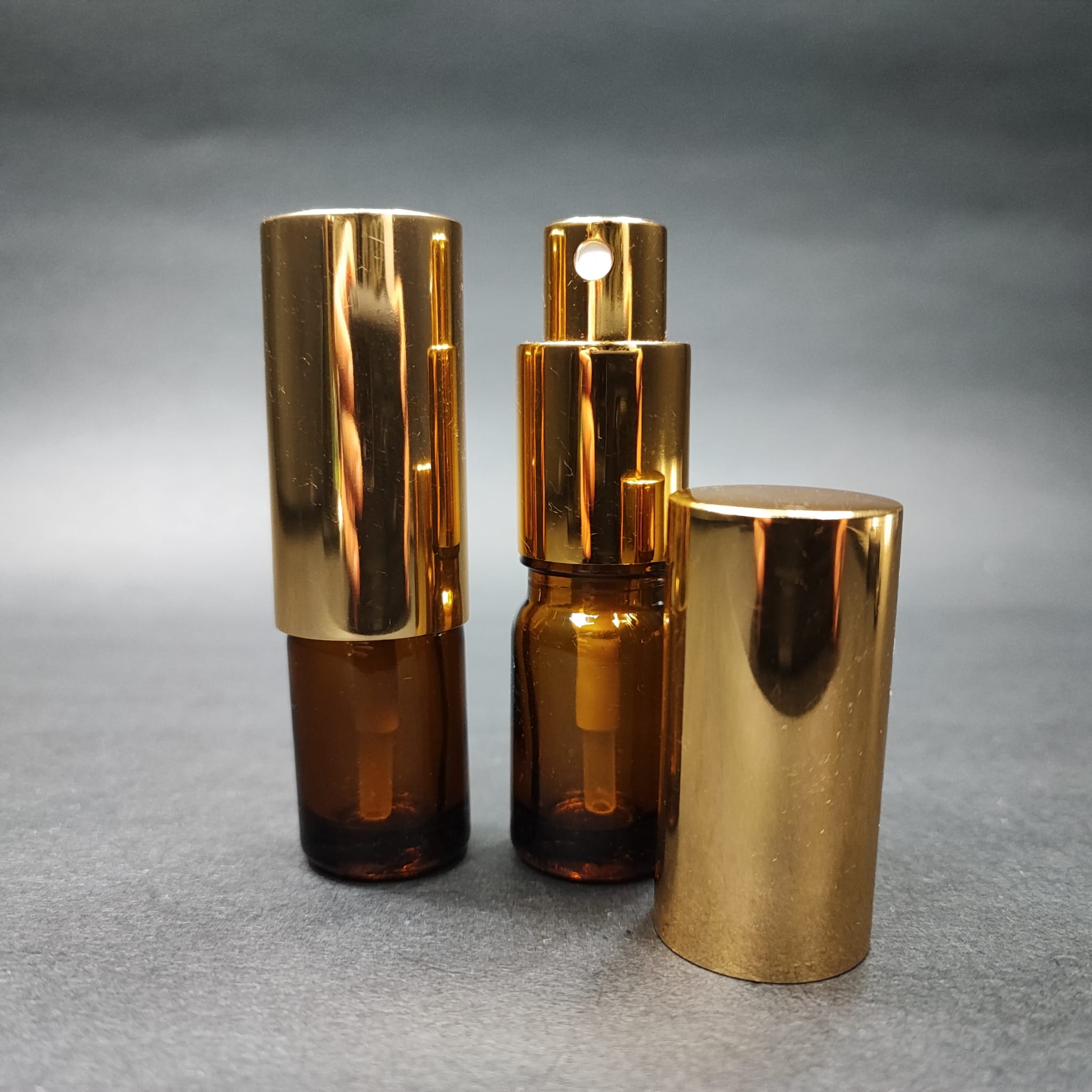 5 ML LÜKS VİDALI VALF ÇEVİRME PARFÜM ŞİŞELERİ - 5 CC AMBER CAM ŞİŞE - GOLD METAL SPREYLİ KAPAKLI SET