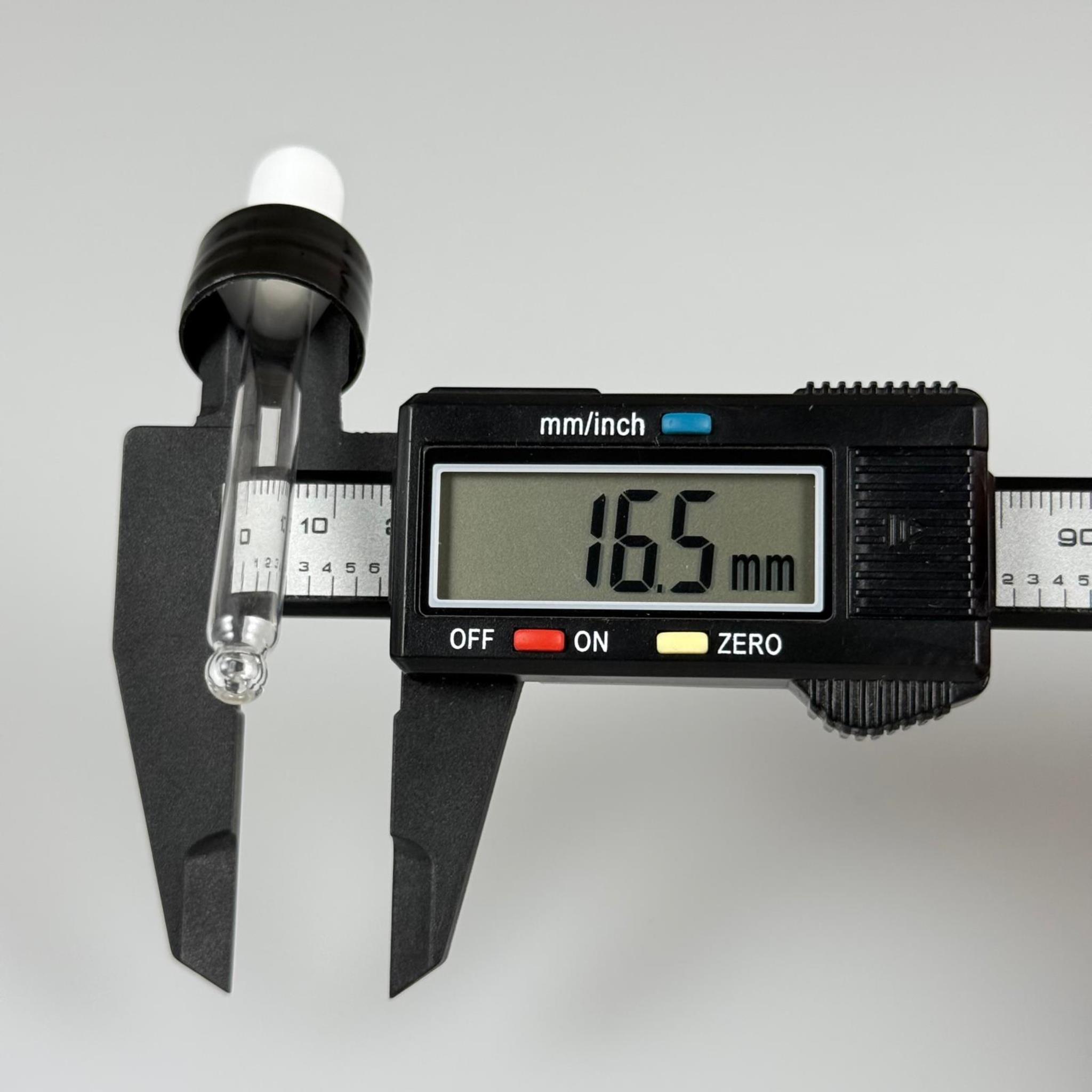 18 MM CAM DAMLALIKLI TAKIM - BEYAZ EMZİK + DELİKLİ PLASTİK DÜZ SİYAH KAPAK + 65 MM CAM PİPET
