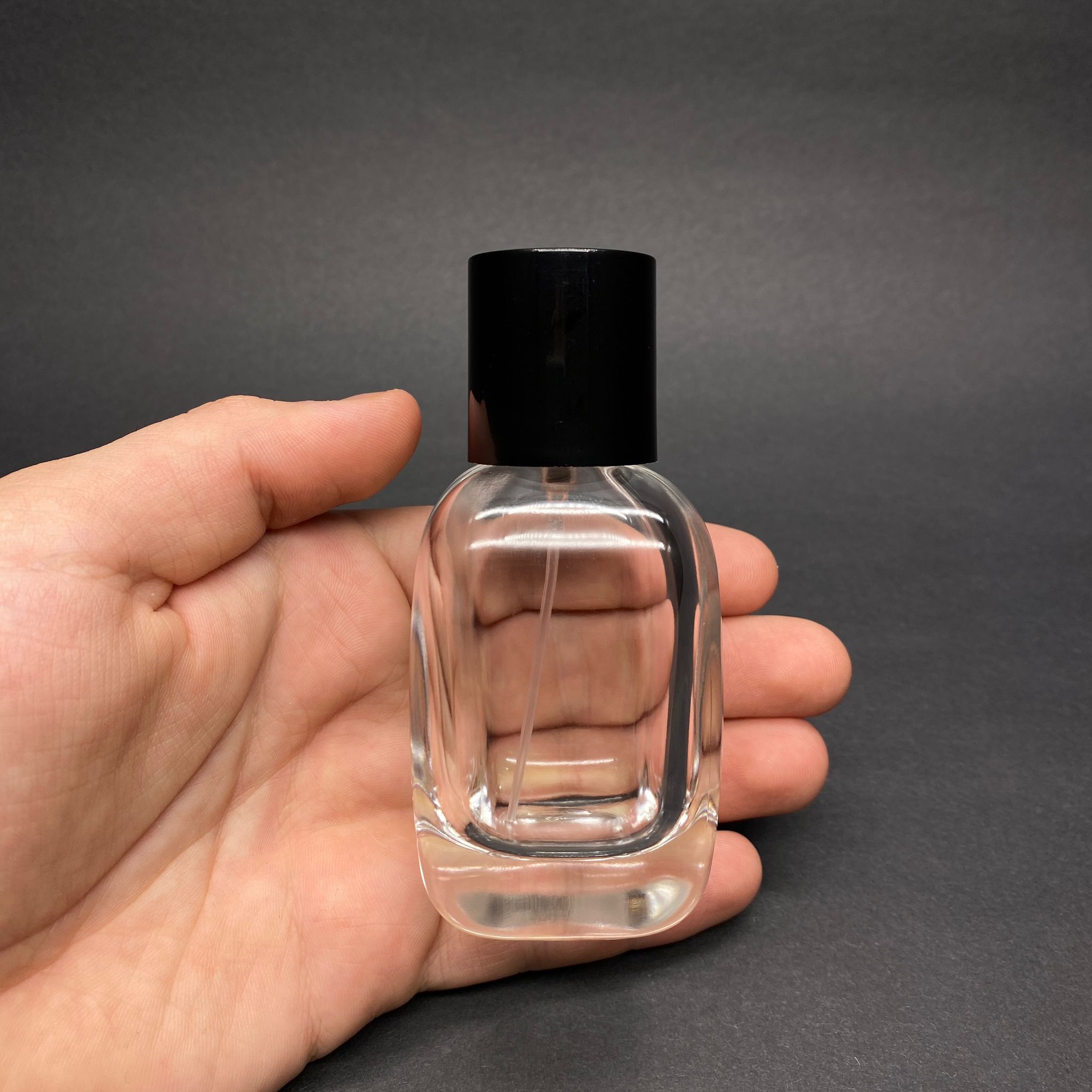 50 ML OVAL KARE MODEL CORE PARFÜM ŞİŞESİ - GOLD METAL SPREYLİ + SİYAH KAPAKLI (AĞIZ 15 MM GEÇME KOLAY KAPAMA)