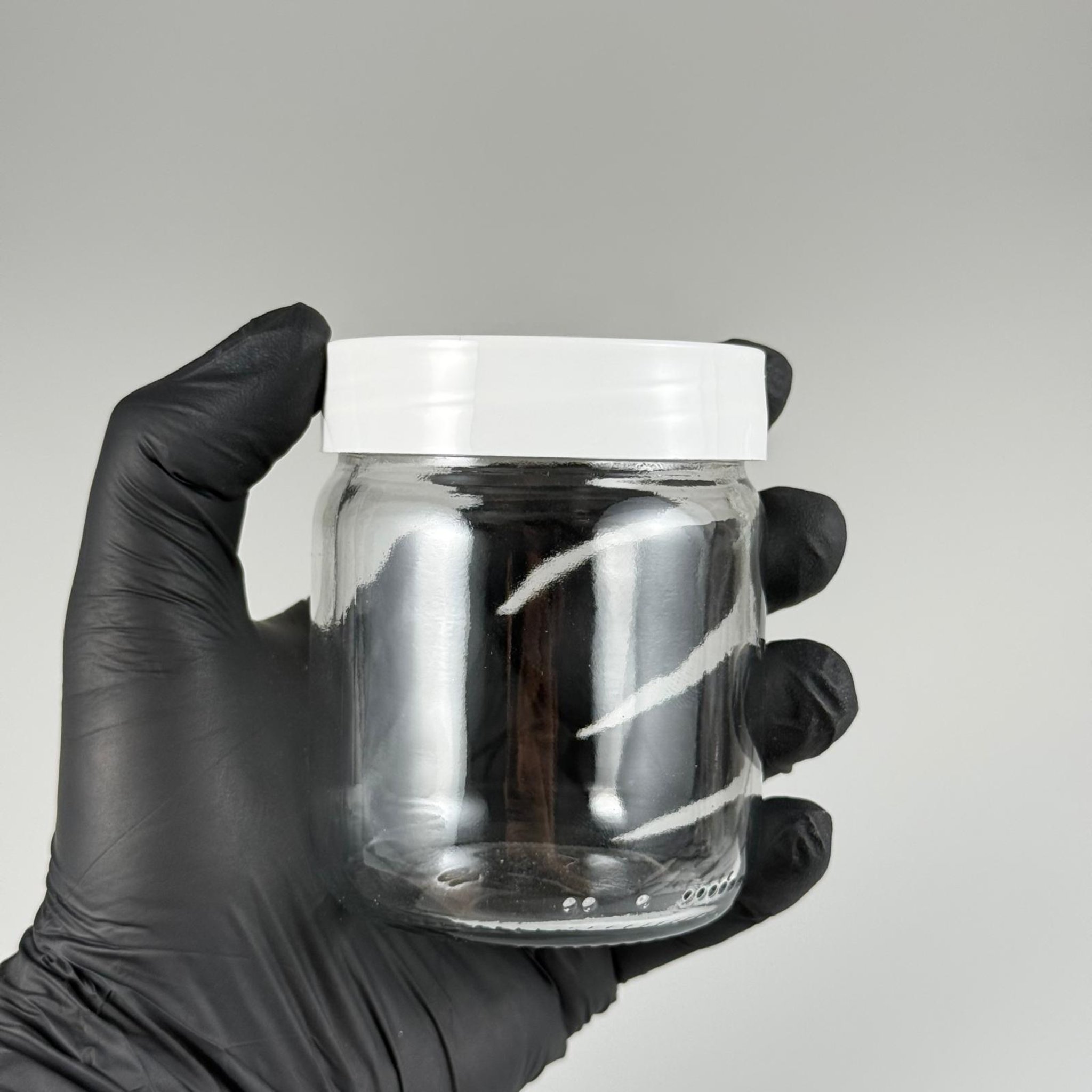 210 CC CAM KAVANOZ - BEYAZ PLASTİK KAPAKLI + KENDİNDEN YAPIŞKANLI KÖPÜK CONTALI TAKIM - 210 ML CAM KAVANOZ