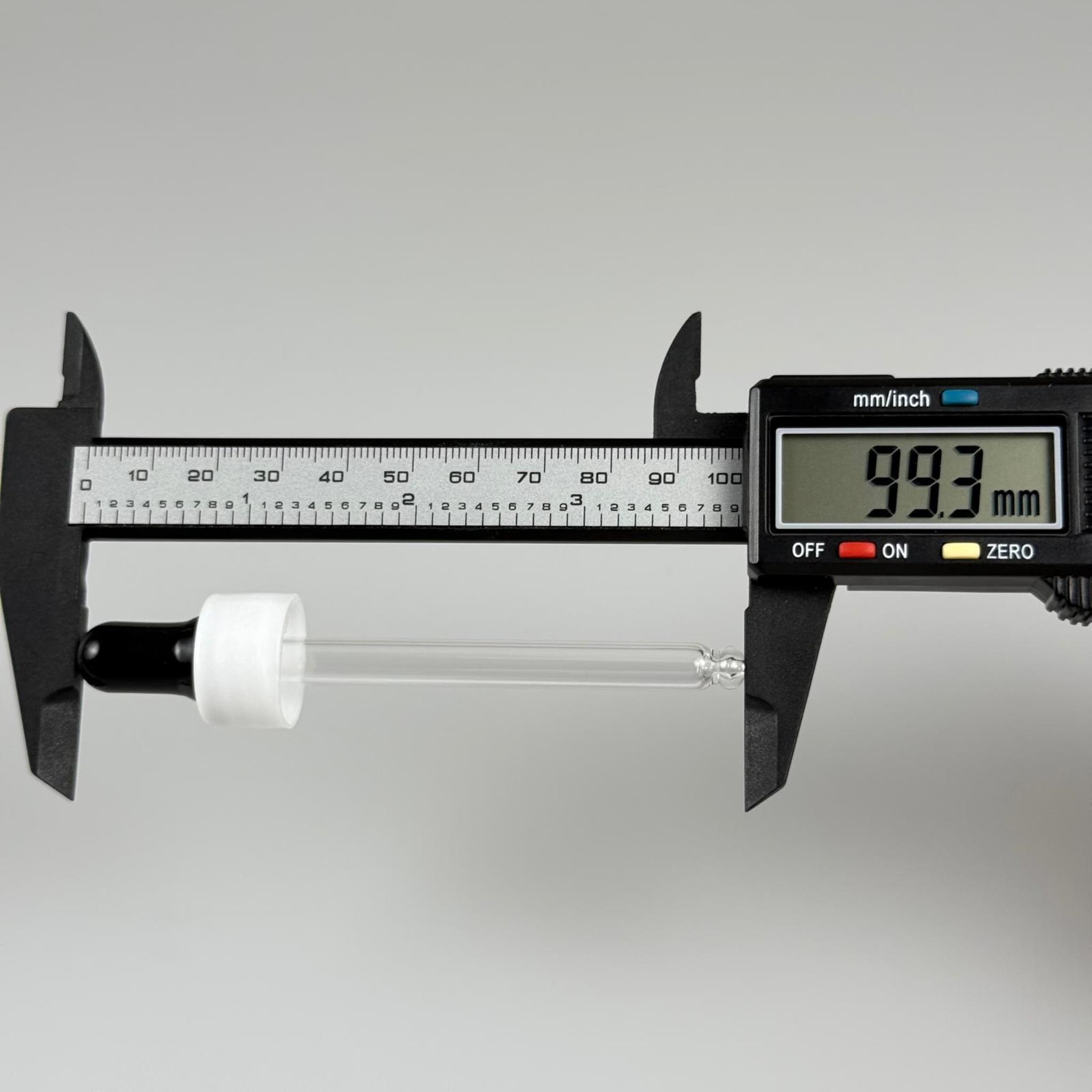 18 MM CAM DAMLALIKLI TAKIM - SİYAH EMZİK +  DELİKLİ PLASTİK DÜZ BEYAZ KAPAK + 84 MM CAM PİPET