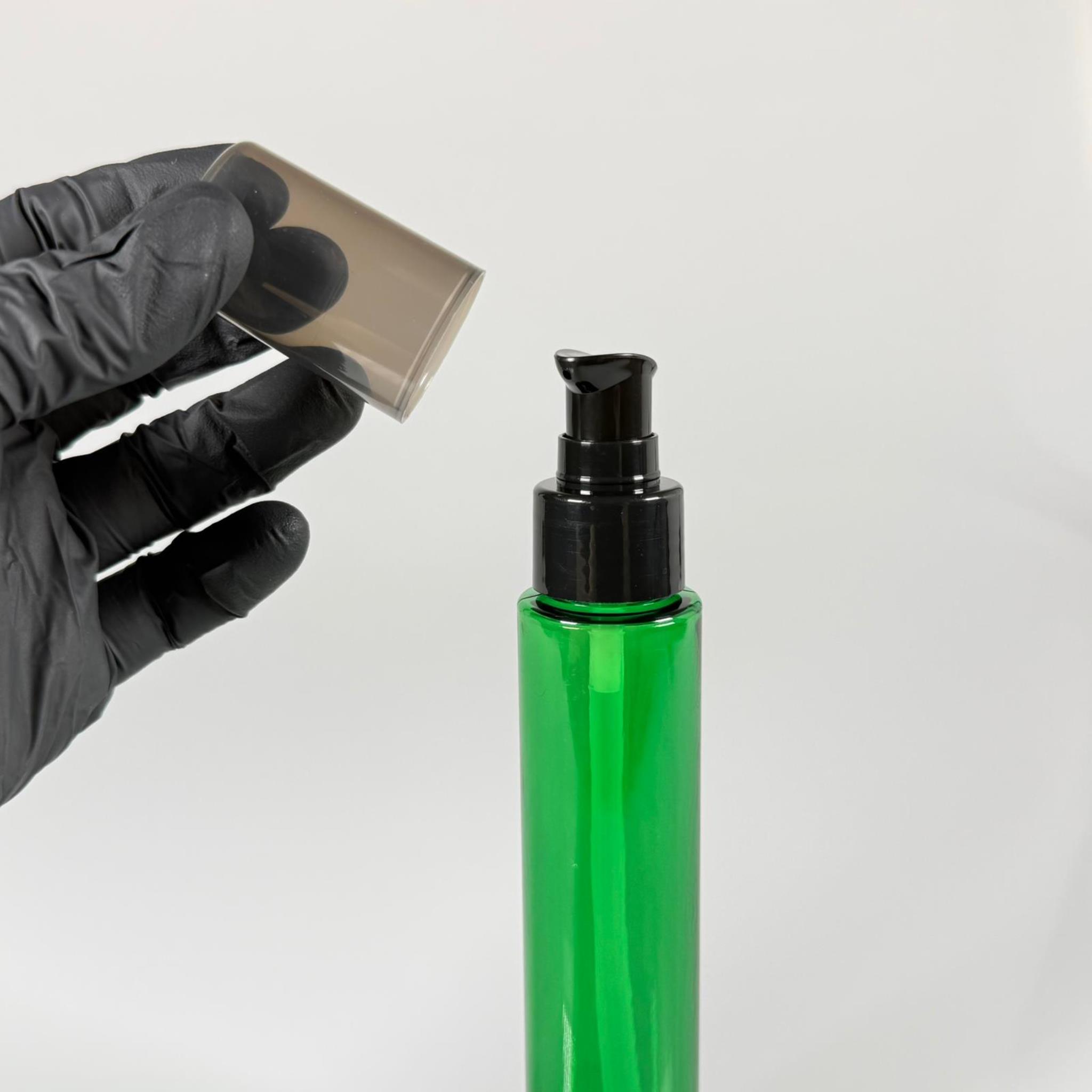 100 CC UZUN SİLİNDİR YEŞİL PET ŞİŞE (24 GR)  - SİYAH LOSYON POMPALI - 100 ML BİBERİYE SUYU, LAVANTA YAĞI, SAÇ SERUM, TONİK VB İÇİN PLASTİK KOZMETİK AMBALAJLARI