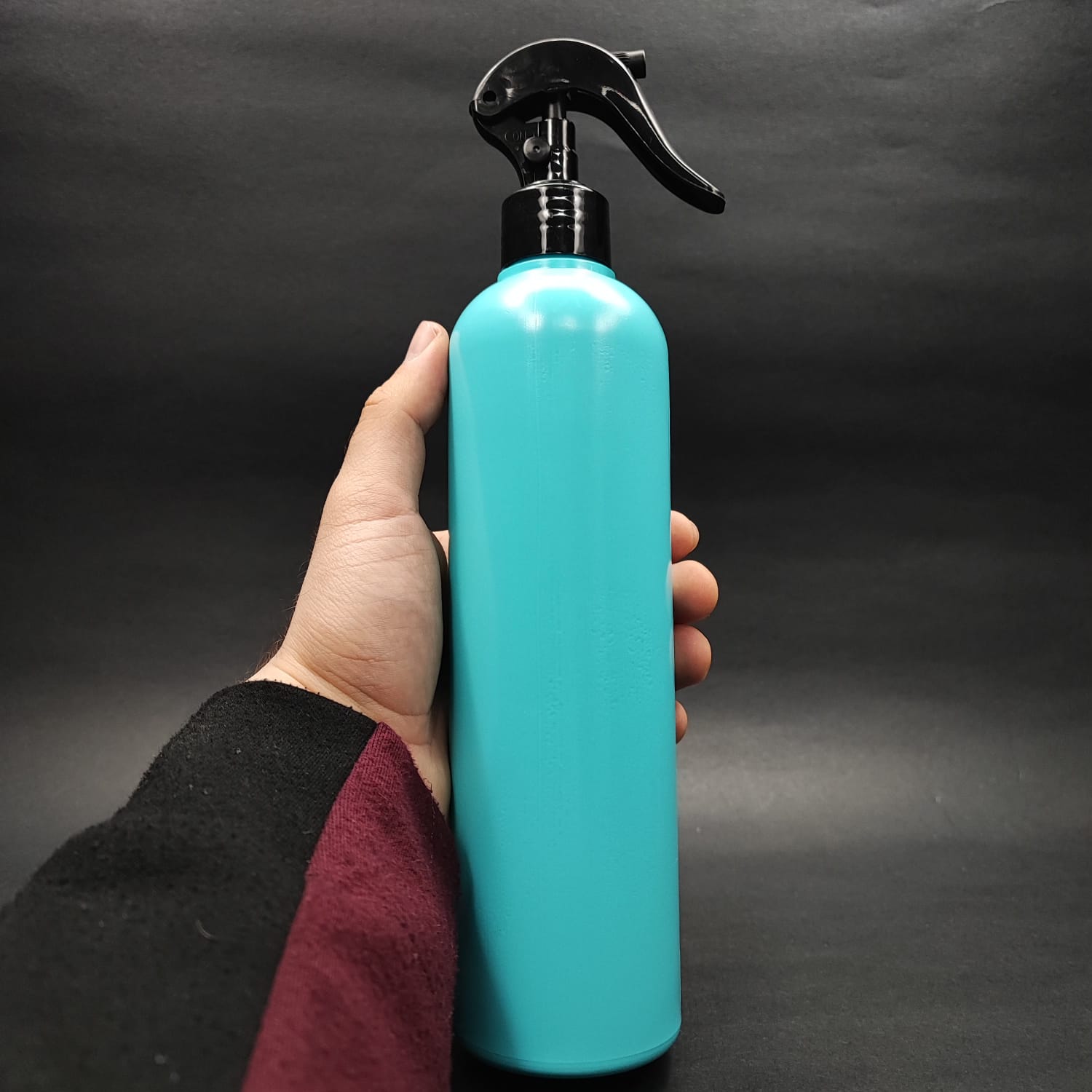 500 CC TURKUAZ POLİETİLEN PE ŞAMPUAN ŞİŞESİ - SİYAH TRİGER SPREYLİ (DUMAN ŞEKLİNDE PÜSKÜRTÜR) - 500 ML PE ŞAMPUAN ŞİŞESİ