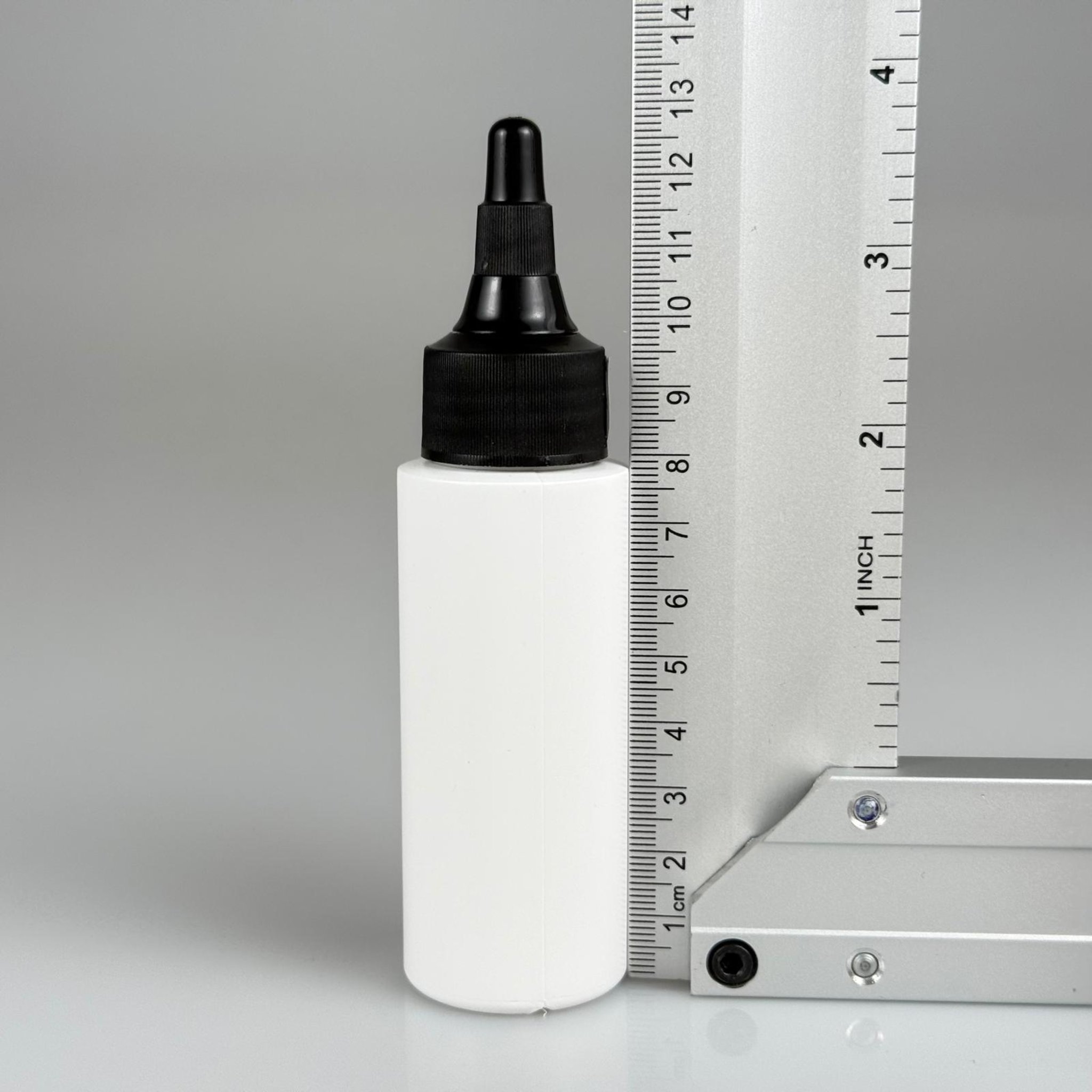 YAĞ, SOS, ACI SOS, SİRKE, SRIRACHA, MÜREKKEP, TUTKAL AKITICI VB BOŞ ŞİŞELERİ - SİYAH SİVRİ ASANSÖR AKITICI KAPAK + 50 ML BEYAZ POLİETİLEN PLASTİK ŞİŞE TAKIM