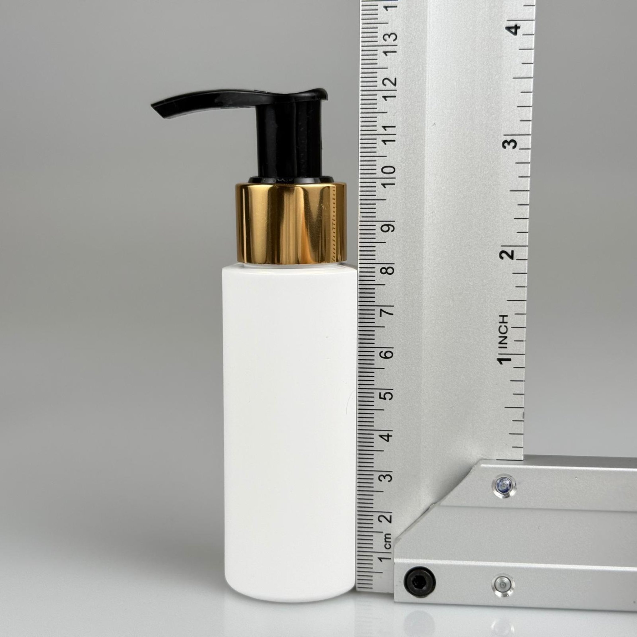 50 CC BEYAZ POLİETİLEN PLASTİK ŞİŞE - GOLD POMPALI - 50 ML POMPALI PLASTİK ŞİŞE
