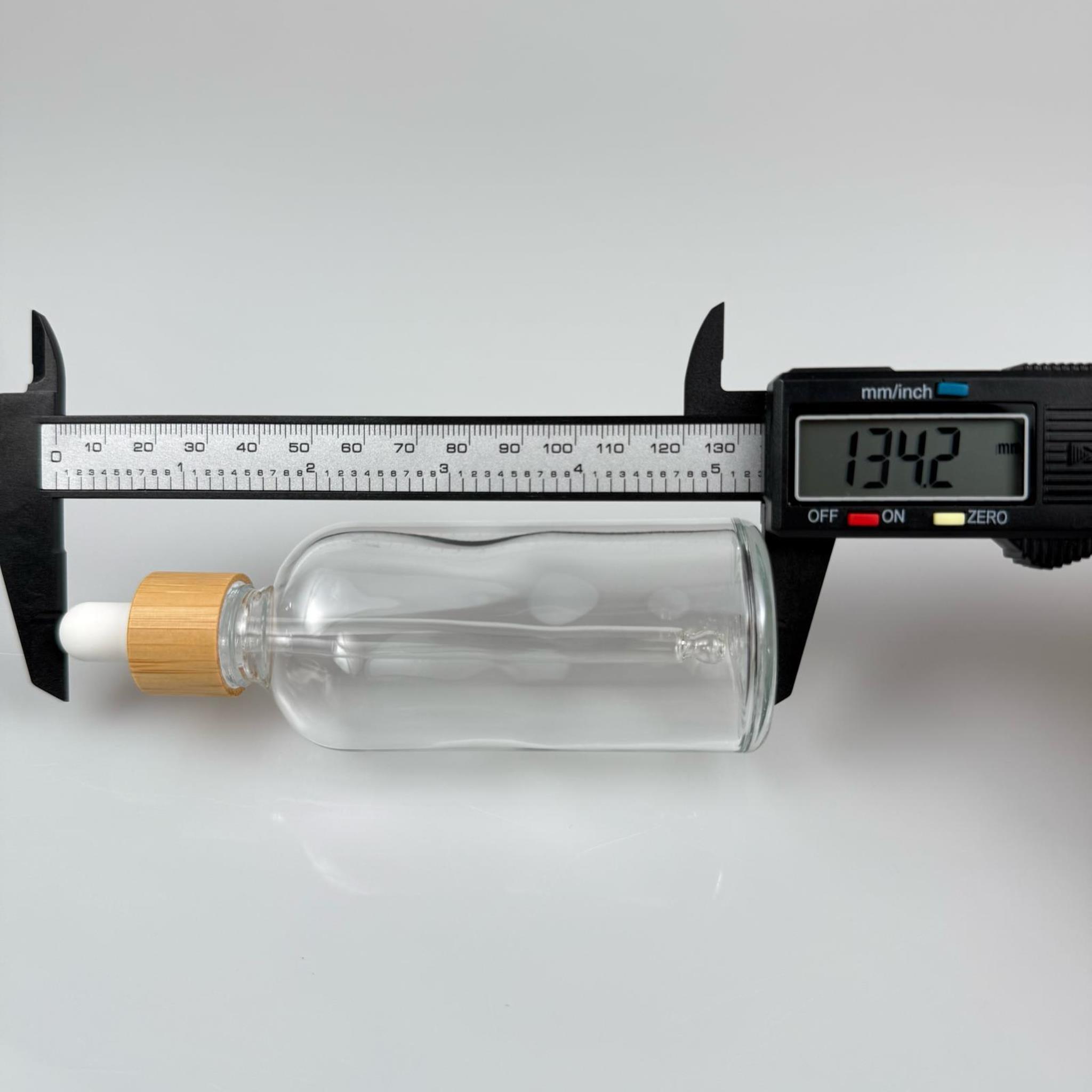100 CC ŞEFFAF CAM DAMLALIKLI ŞİŞE - BEYAZ EMZİK - BAMBU AHŞAP KAPAK - 100 ML BAMBU KAPAKLI CAM DAMLALIKLI ŞİŞE