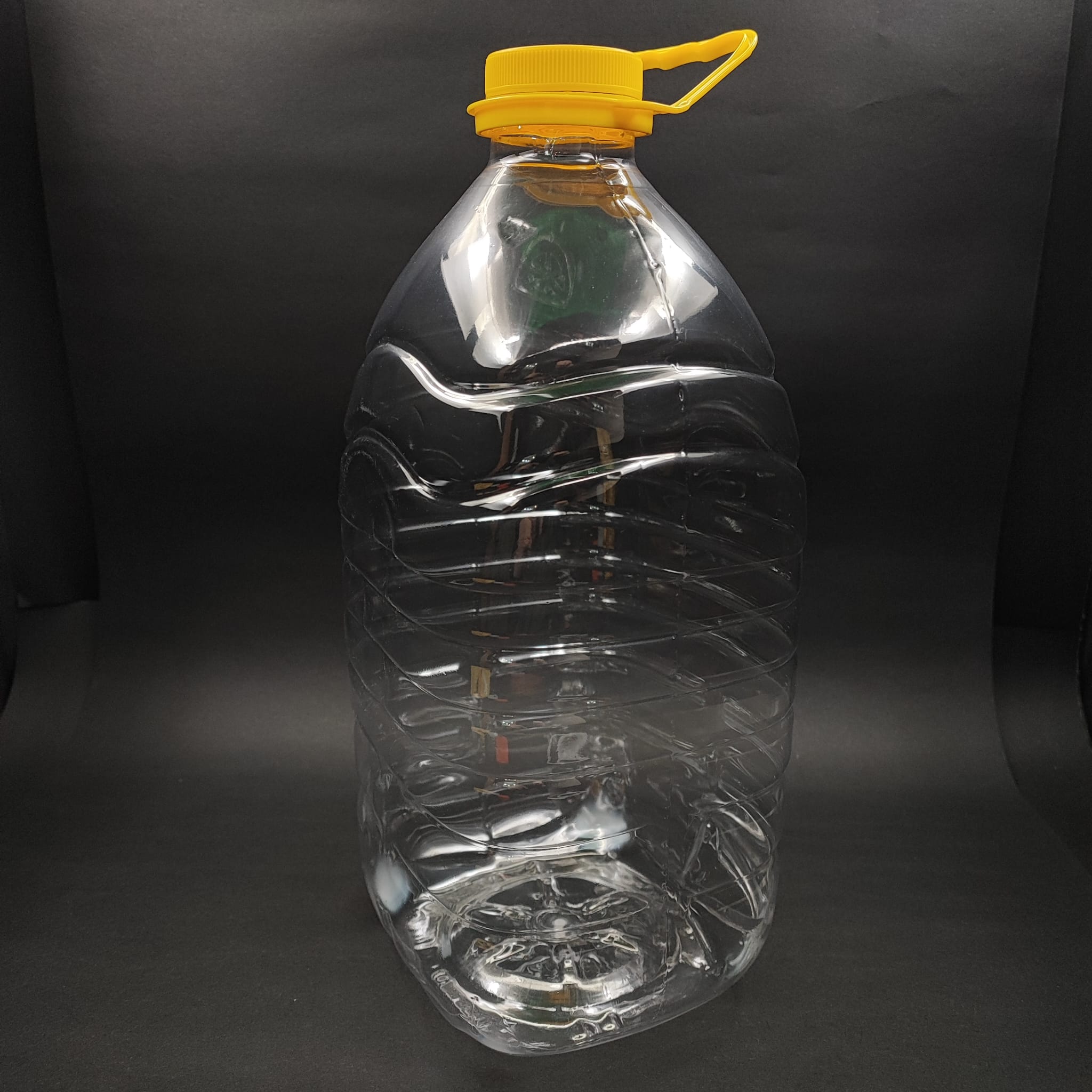 5000 CC SU PETİ SARI KAPAKLI - KULPLU 5 LT SU PETİ - KİLİT KAPAKLI - 5 LİTRE UCUZ UYGUN FİYATA BOŞ PET ŞİŞELER