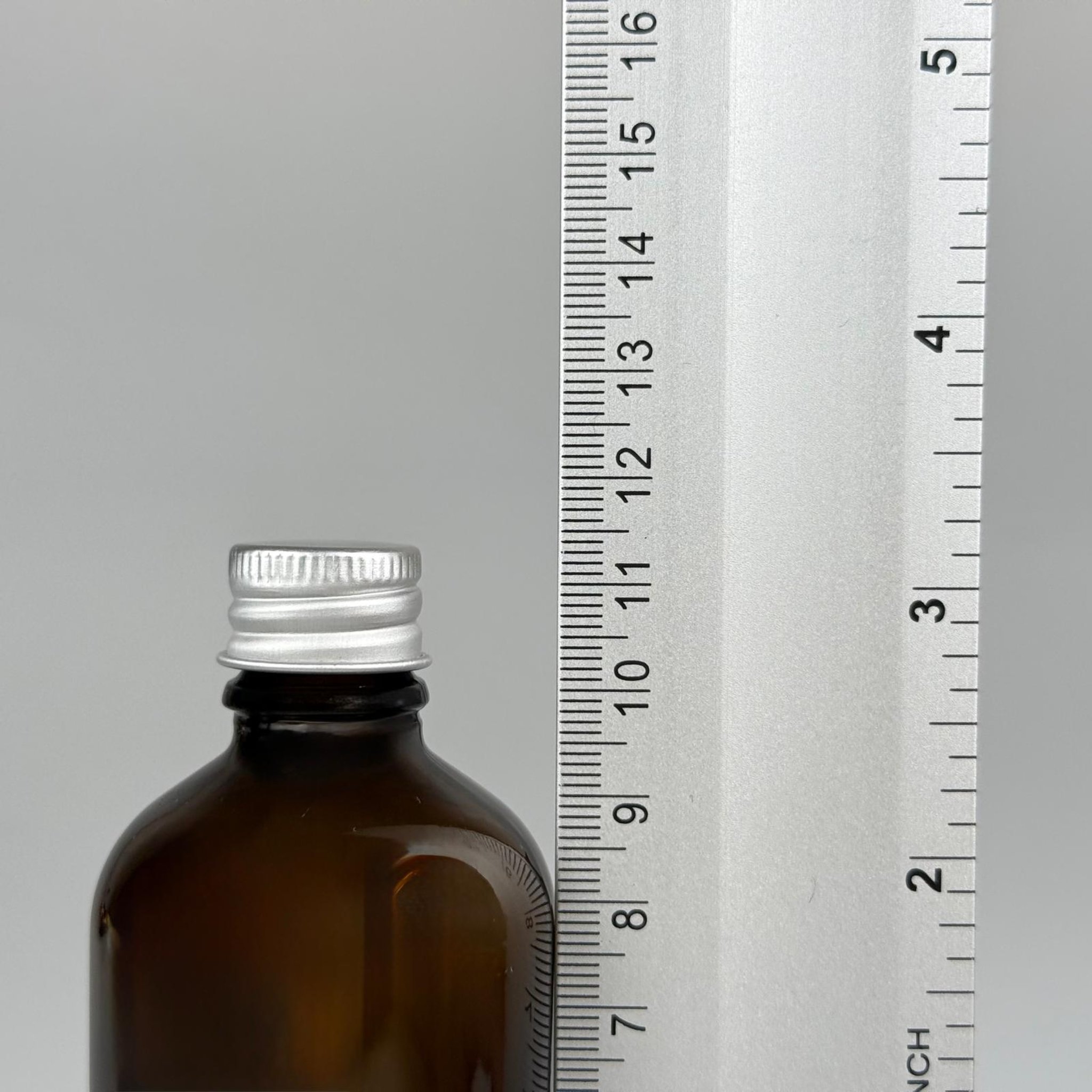 100 CC AMBER CAM ŞİŞE + KÖPÜK CONTALI GÜMÜŞ ALÜMİNYUM METAL KAPAKLI + KÖR TIPALI TAKIM - 100 ML KAHVERENGİ CAM ŞİŞE