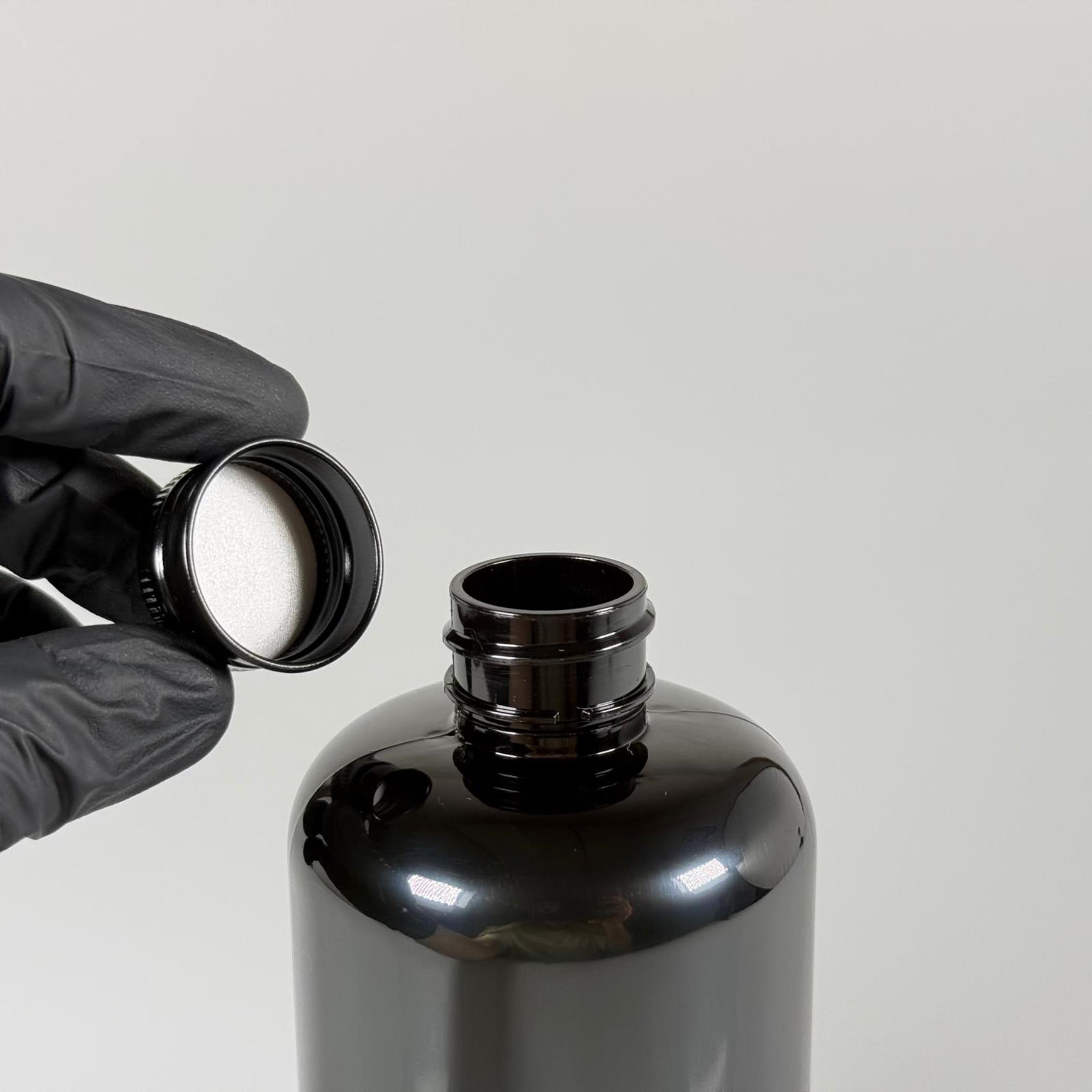 500 CC SİYAH UZUN SİLİNDİR PET ŞİŞE KALIN (26 GR) - SİYAH METAL ALÜMİNYUM KAPAKLI - 28 AĞIZ - 500 ML PET ŞİŞE