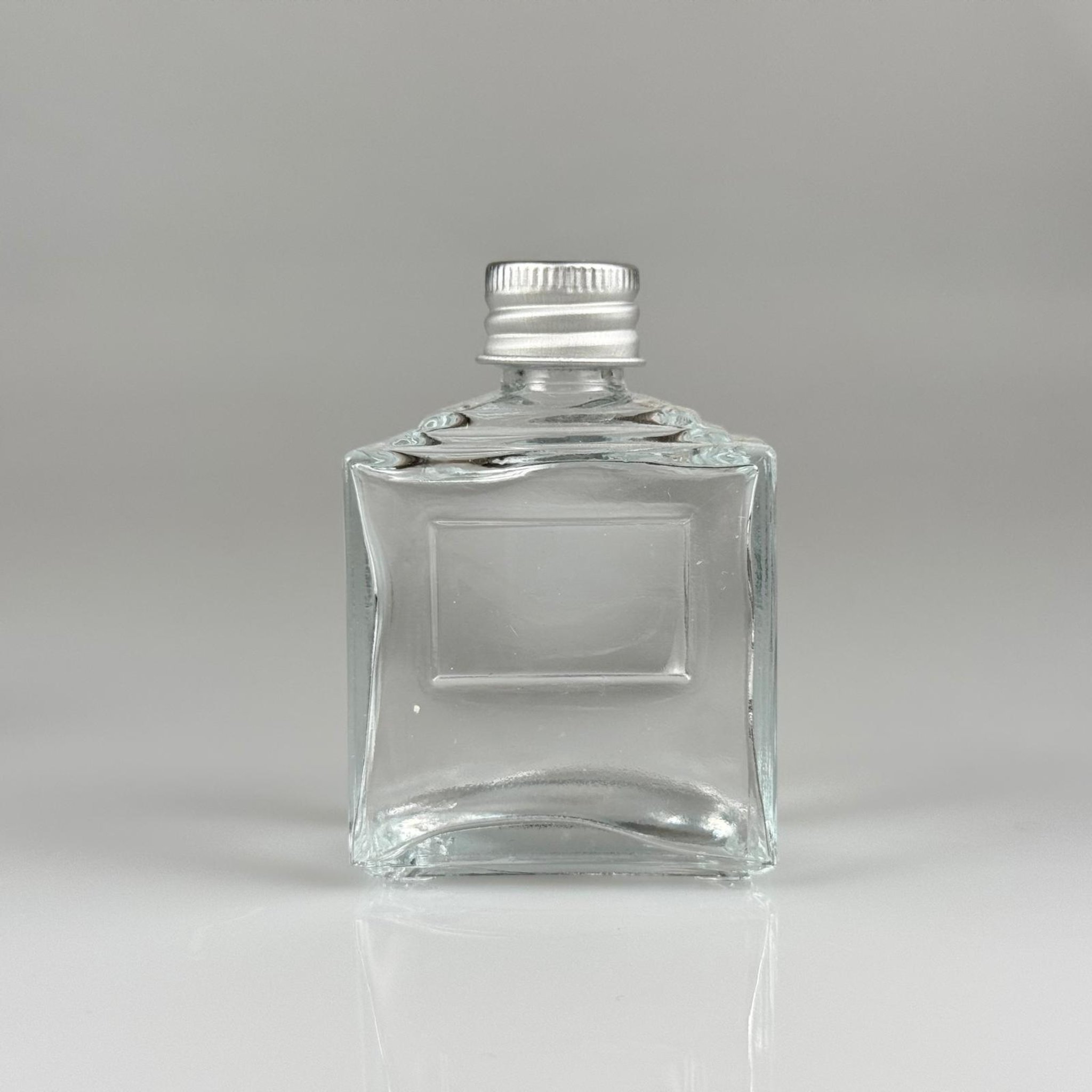 50 CC KÖŞELİ PRİZMA CAM ŞİŞE + GÜMÜŞ ALÜMİNYUM METAL KAPAKLI TAKIM - 50 ML PRESTİJLİ ŞİŞE