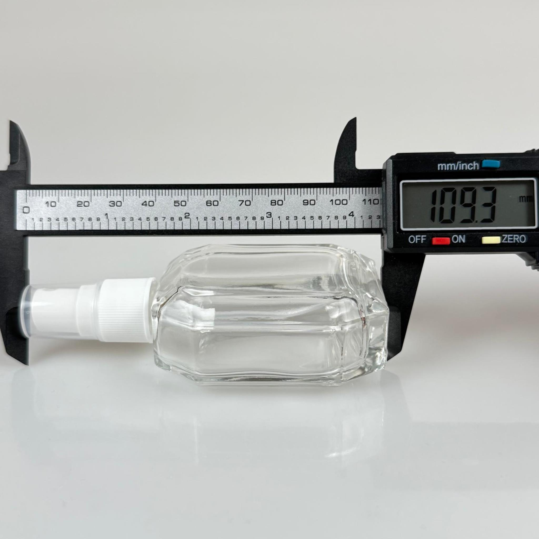 50 CC KAZABLANKA CAM ŞİŞE + BEYAZ SPREY FISFIS - 50 ML HEDİYELİK CAM KOLONYA ŞİŞESİ - DÜĞÜN, NİŞAN, SÖZ, KINA, CENAZE, PROMOSYON İÇİN HEDİYELİK KOLONYA ŞİŞELERİ