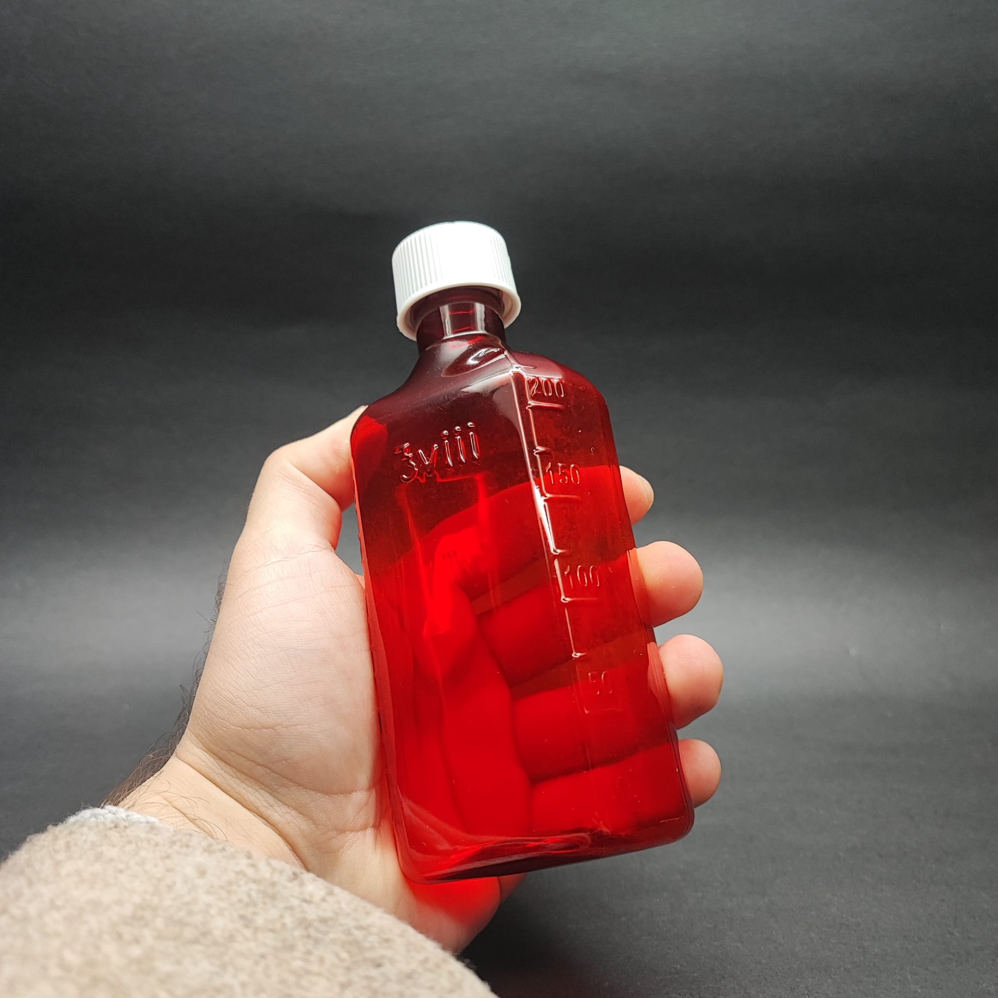 200 CC ÖLÇEKLİ PET ŞİŞE - BEYAZ ÇOCUK KİLİTLİ KAPAKLI - 200 ML VE OZ ÖLÇÜLÜ KIRMIZI PET ŞİŞE