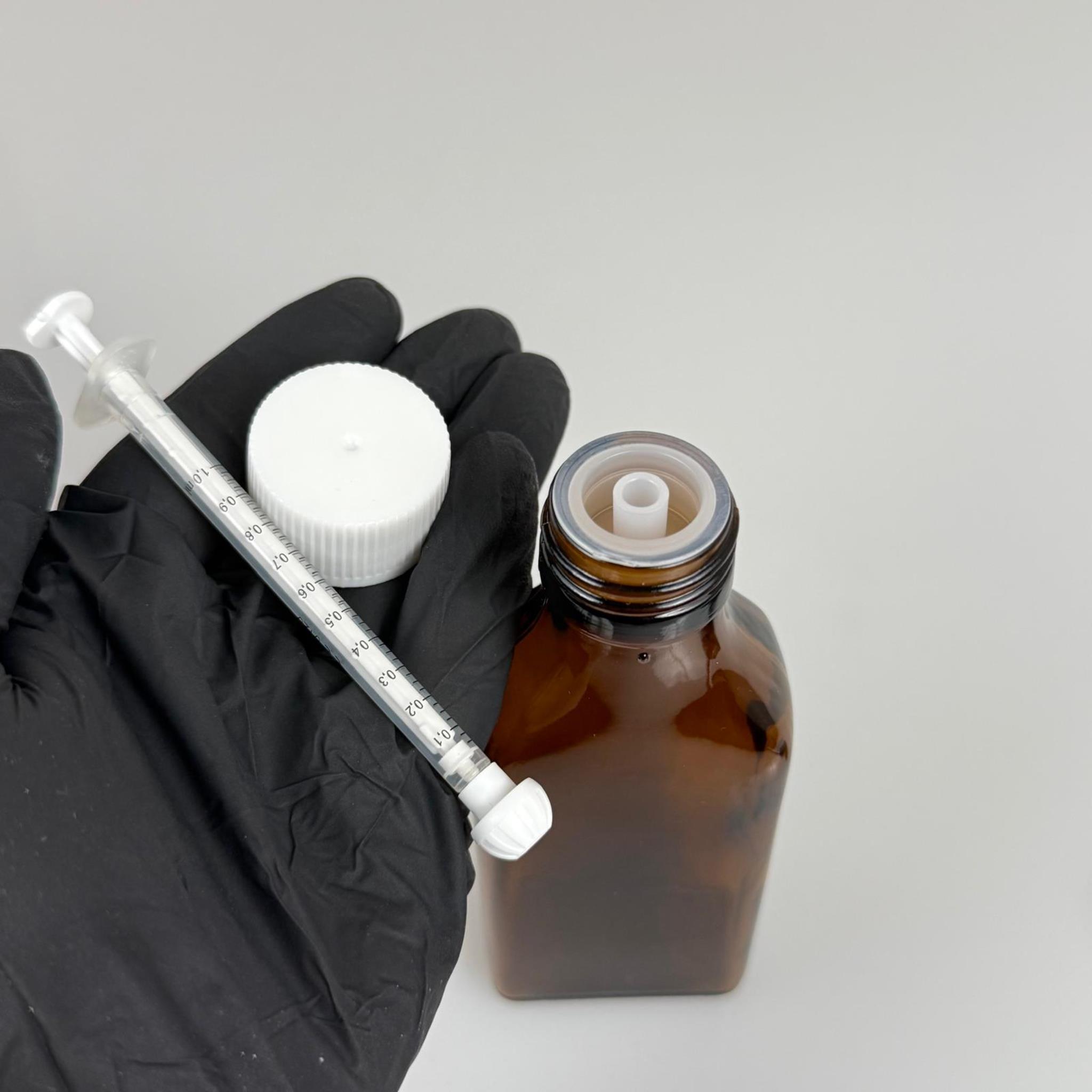 100 ML YASSI CAM ECZA ŞİŞESİ + 1 ML DOZAJ PİPETİ + DOZAJ TIPASI + CONTALI PLASTİK KAPAK TAKIM