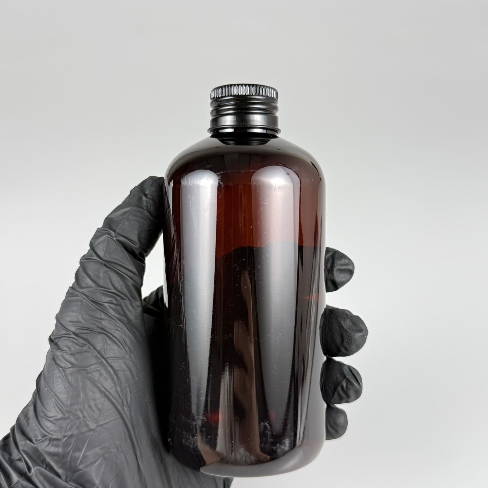 250 CC AMBER PLASTİK ŞİŞE ZEYNEP MODEL ( 24 AĞIZ ) + KÖPÜK CONTALI SİYAH METAL ALÜMİNYUM KAPAKLI TAKIM - 250 ML KAKAPAKLI KAHVERENGİ TOMBUL PET ŞİŞELER