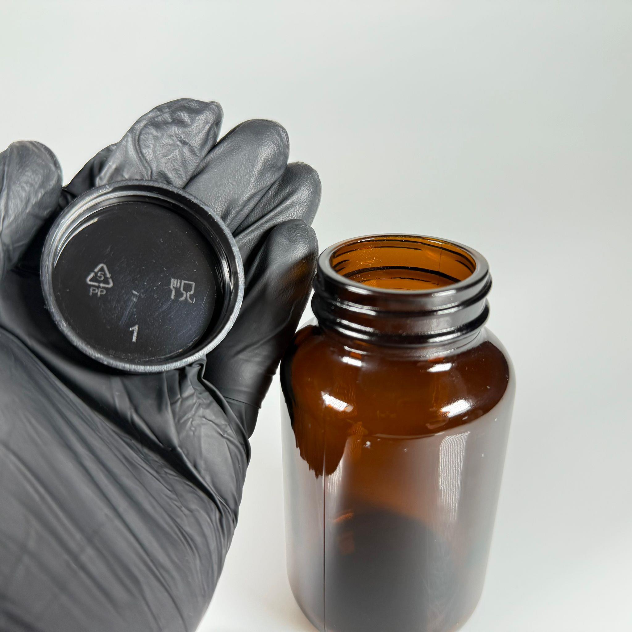 200 CC CAM KAHVERENGİ AMBER TABLET KAPSÜL ŞİŞESİ + 45 MM VİDALI SİYAH PLASTİK KAPAK