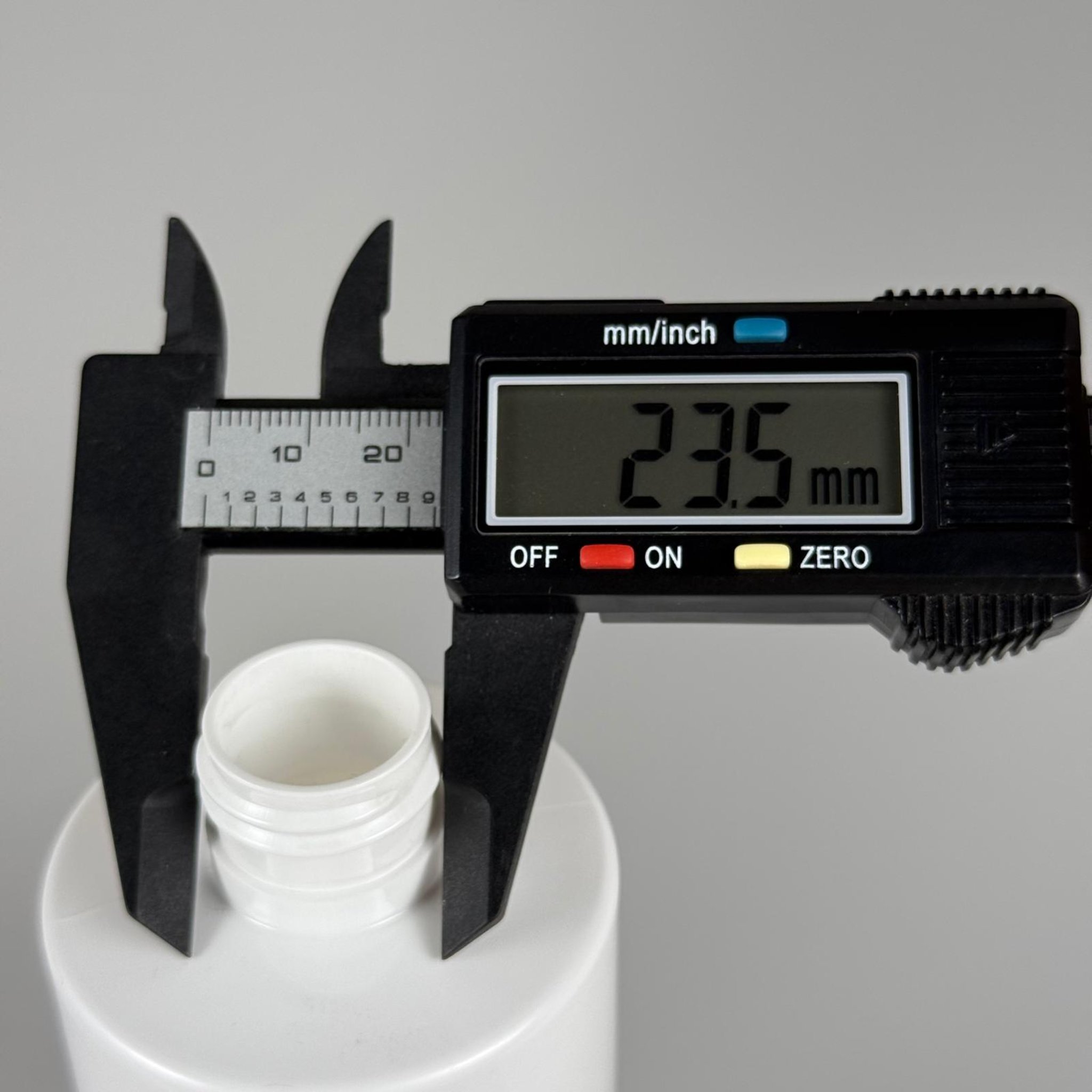 400 CC BEYAZ KÜT PET ŞİŞE 24 MM (30 GR) KY
