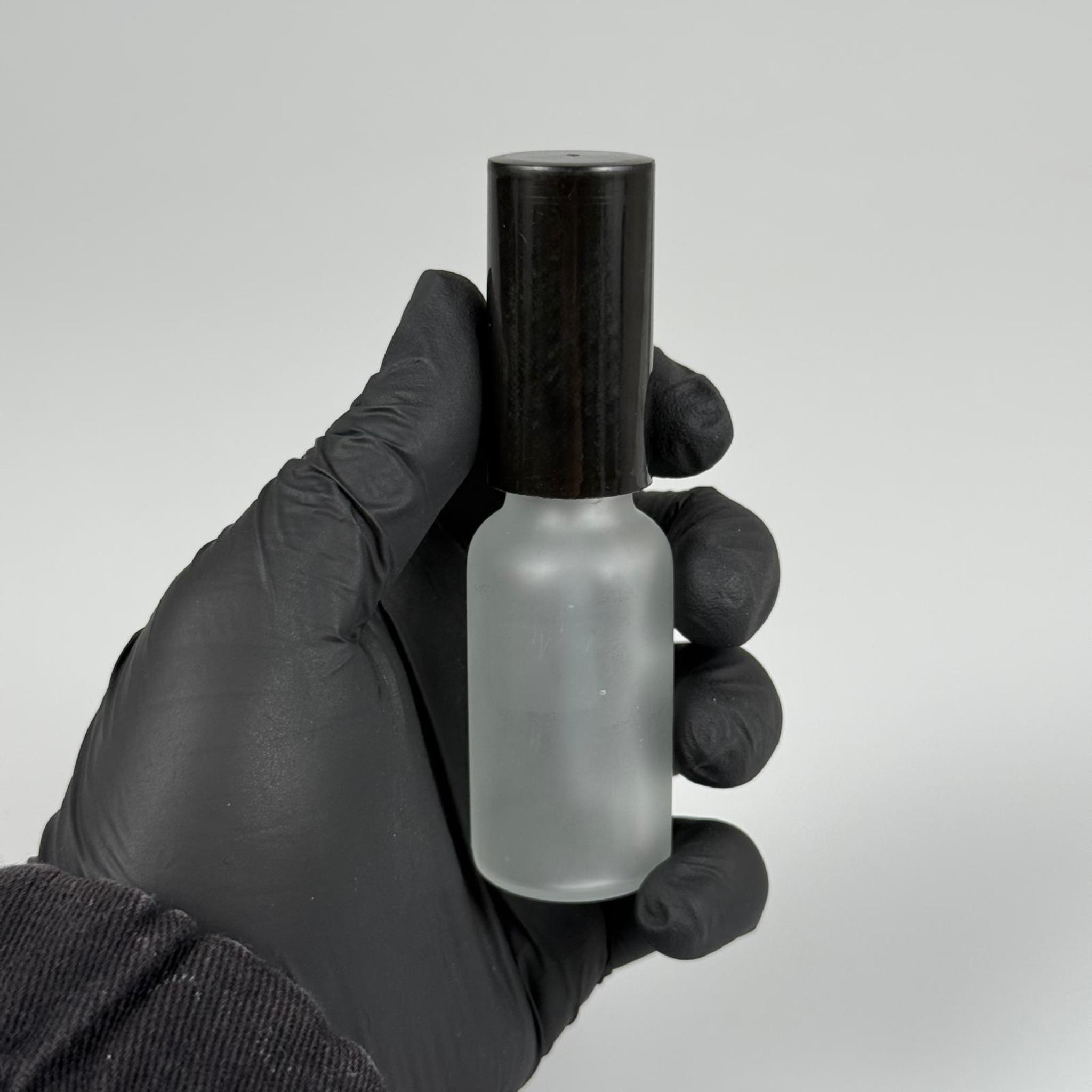 20 CC BUZLU CAM ŞİŞE - SİYAH PLASTİK KAPAK - SİYAH SPREYLİ - 20 ML PARFÜM ŞİŞESİ