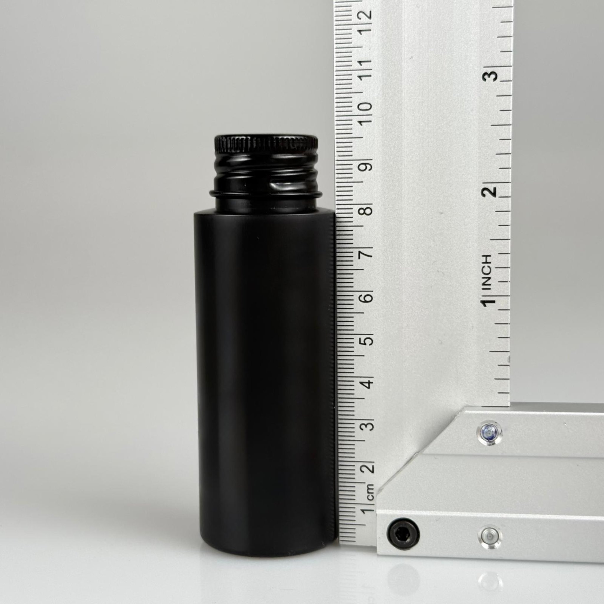 50 CC SİYAH POLİETİLEN PLASTİK ASETON ŞİŞESİ ( 24 AĞIZ ) + KÖPÜK CONTALI SİYAH METAL ALÜMİNYUM KAPAK TAKIM - 50 ML KAPAKLI SİYAH PLASTİK ŞİŞELER