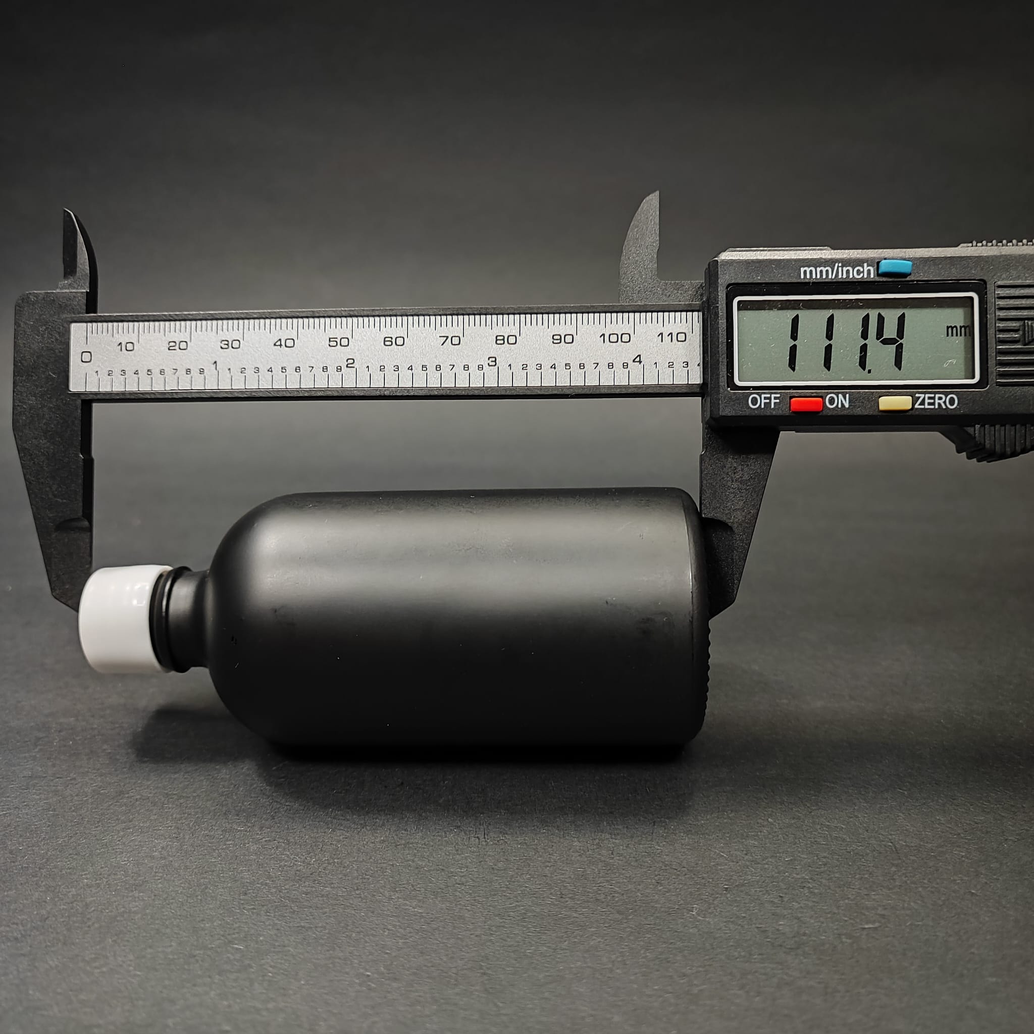 100 CC SİYAH CAM ŞİŞE + KENDİNDEN CONTALI SIZDIRMAZ BEYAZ KAPAK - 100 ML KAPAKLI CAM ŞİŞE